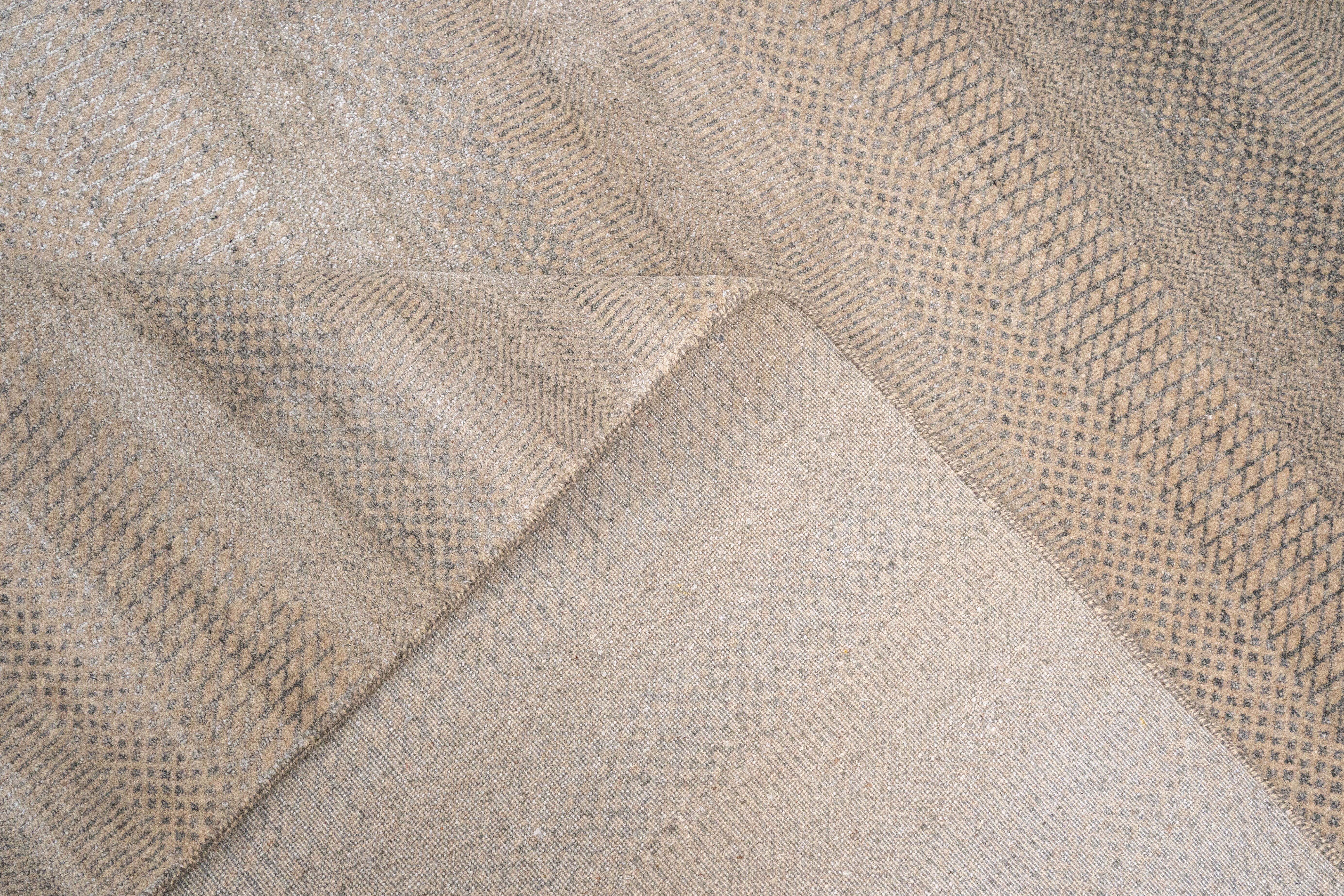 Handknotted Carpet, DIA- 2025 MCN, Khaki & Granite Gray