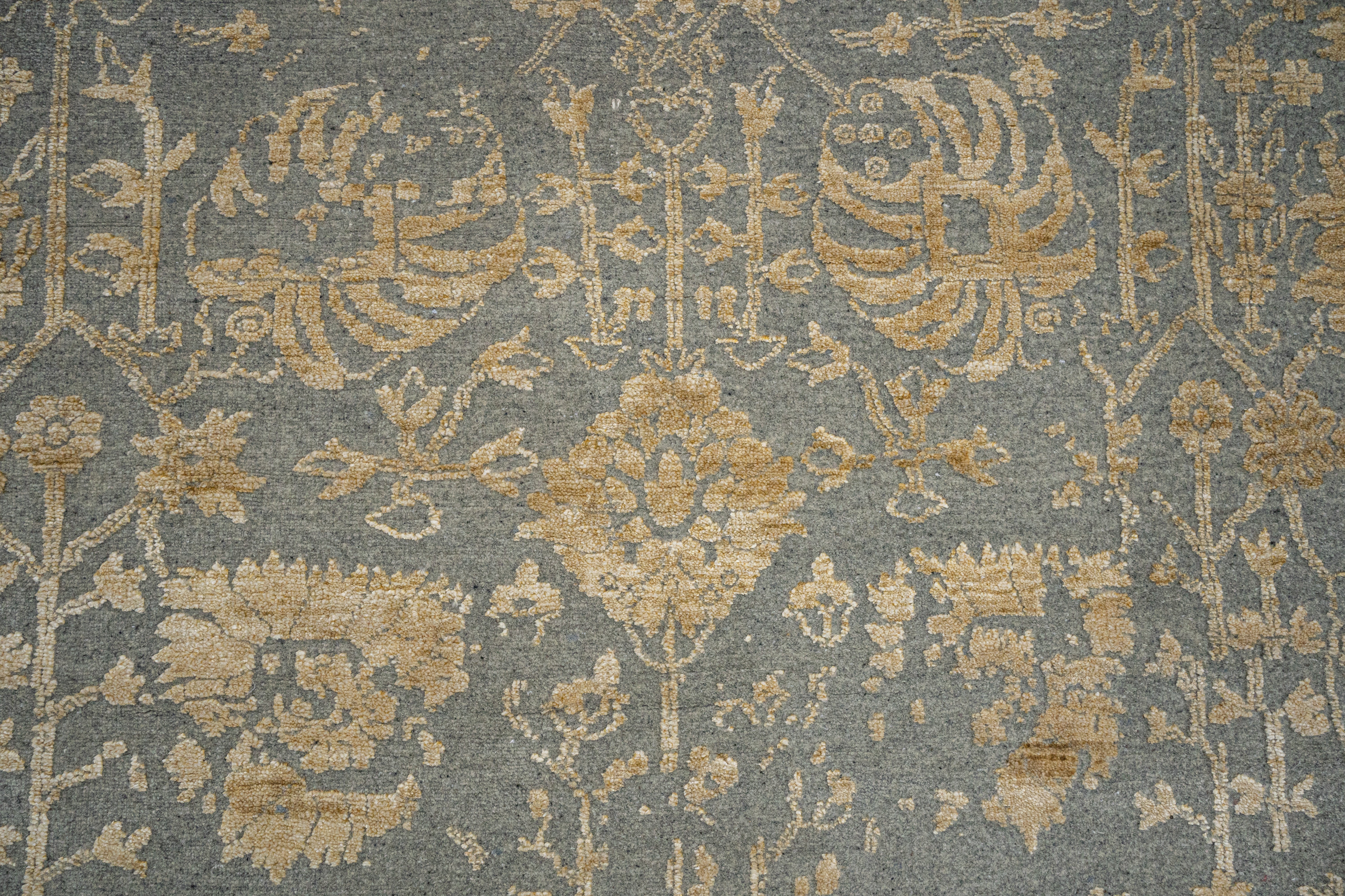 Handknotted Modern Carpet, DIA- 2145 VASE 3