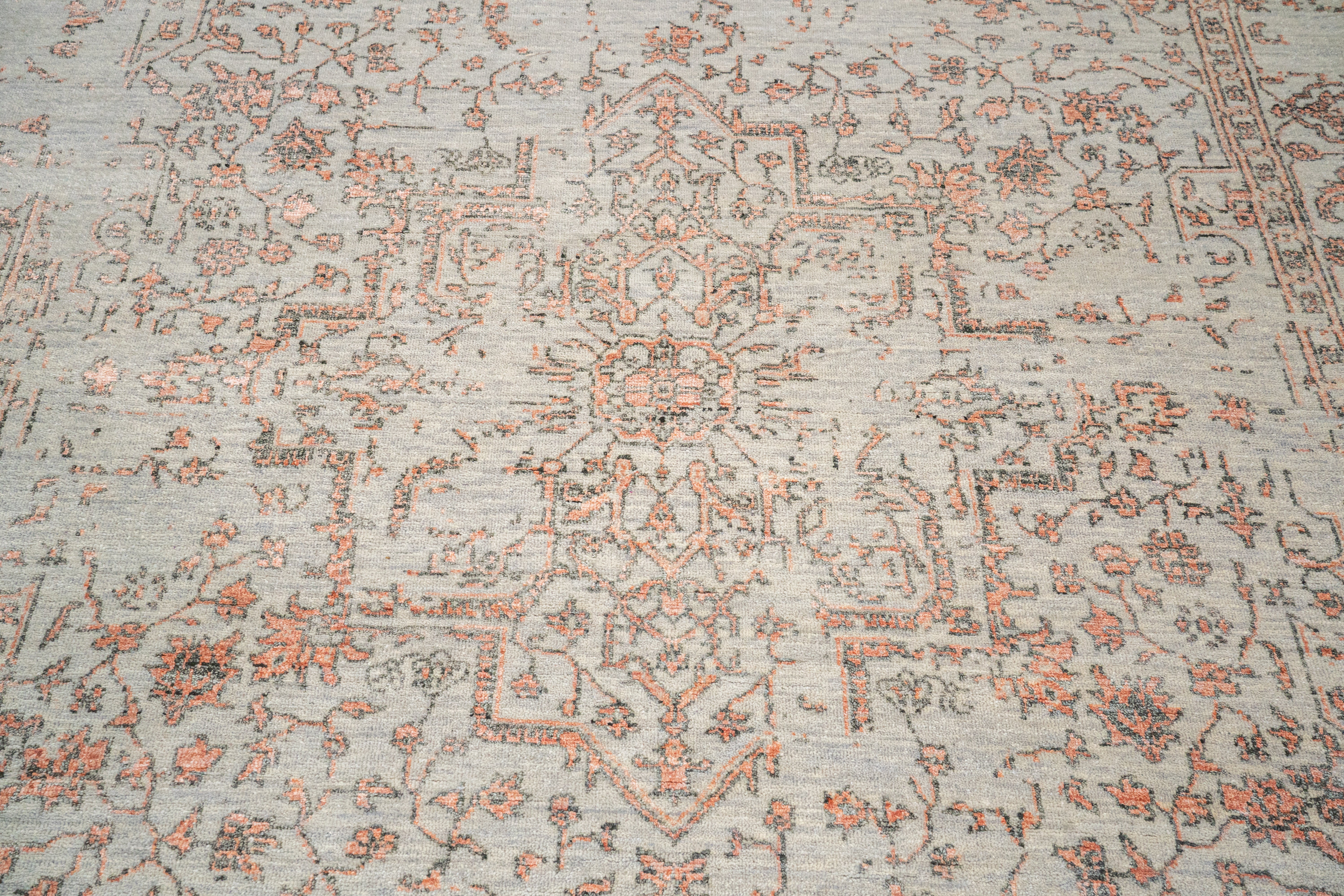 Handknotted Carpet DIA - 2254 SERAPI, Silver & Copper