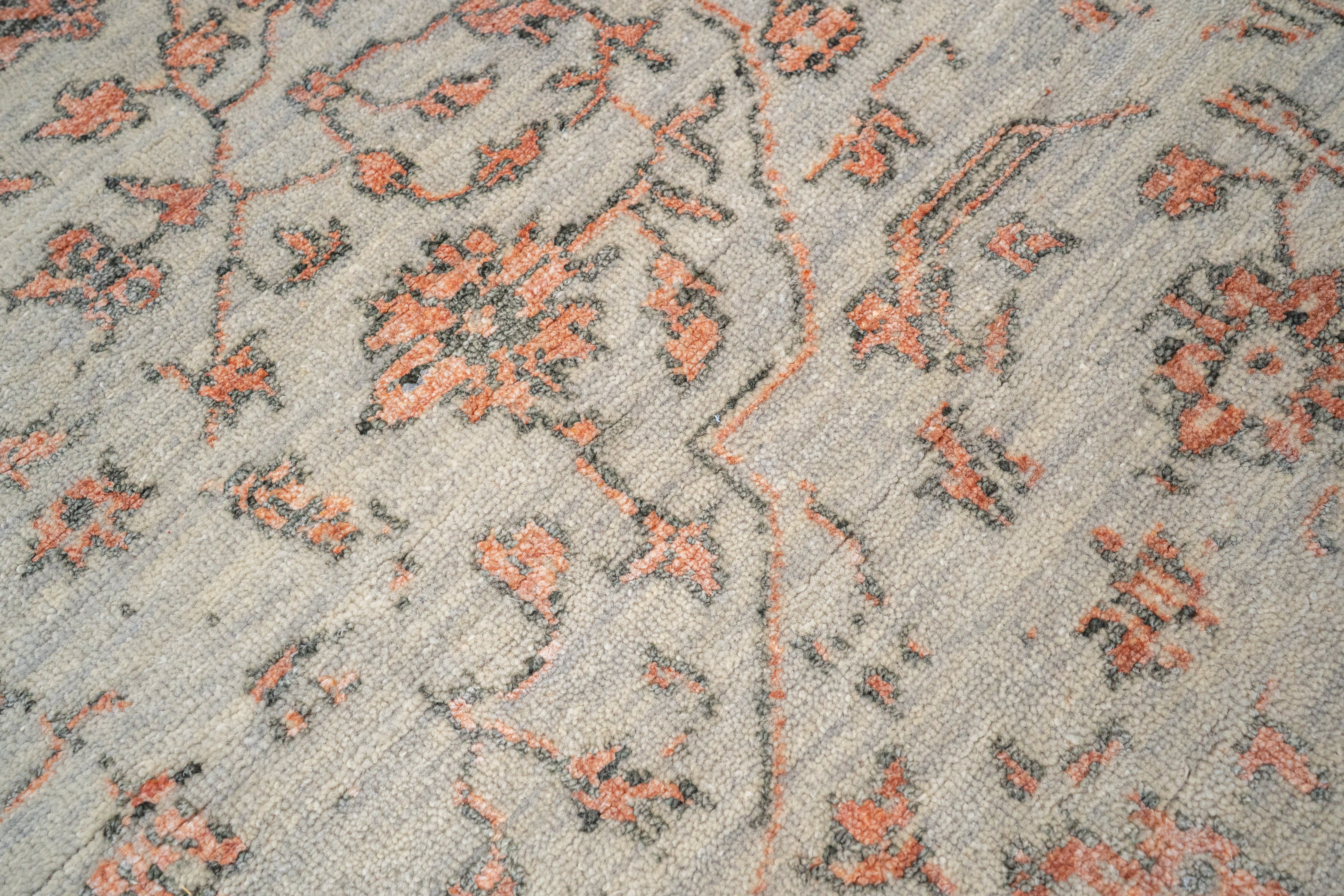 Handknotted Carpet DIA - 2254 SERAPI, Silver & Copper