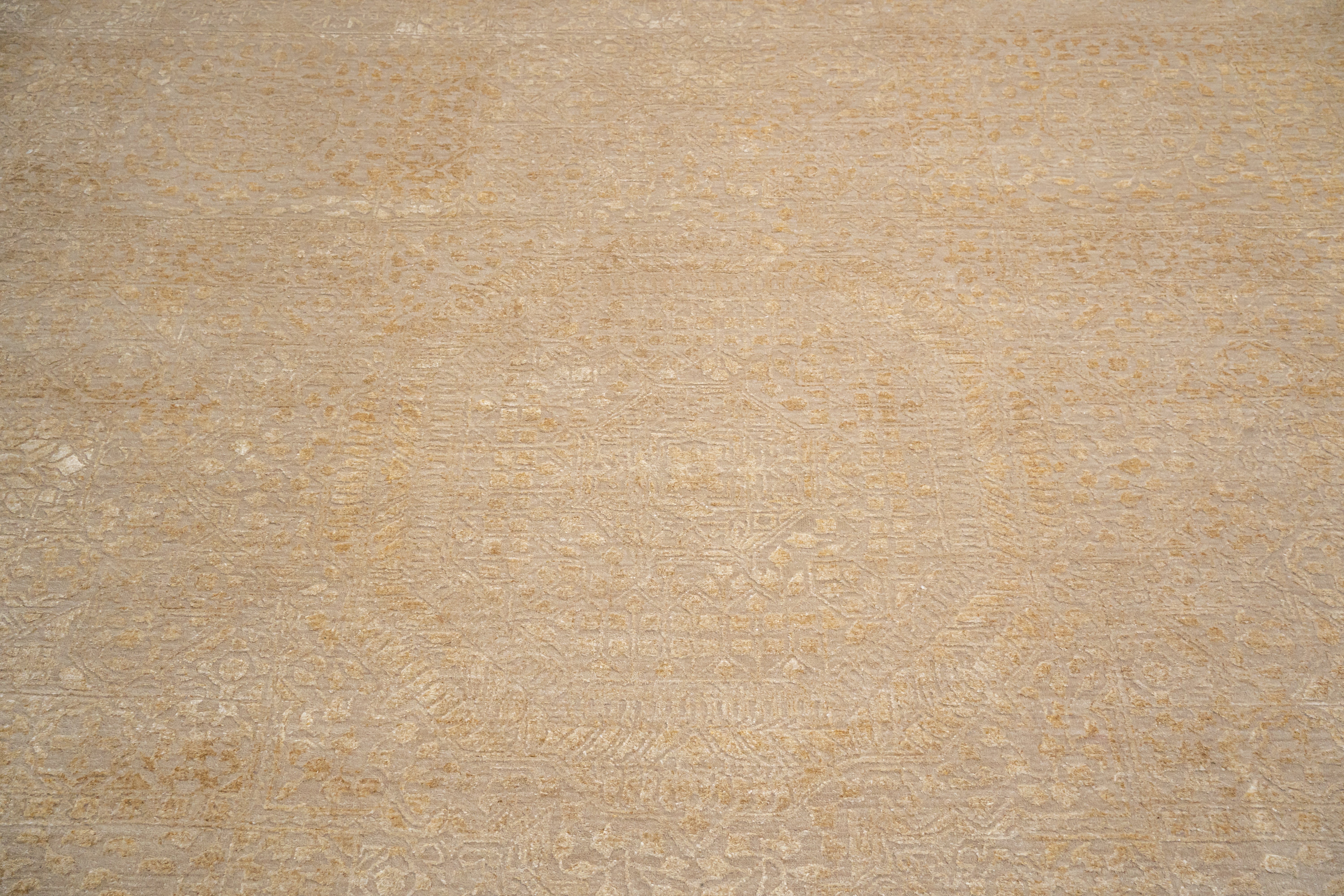 HANDKNOTTED RUG DIA- 24 MAMLUK, Taupe & Gold