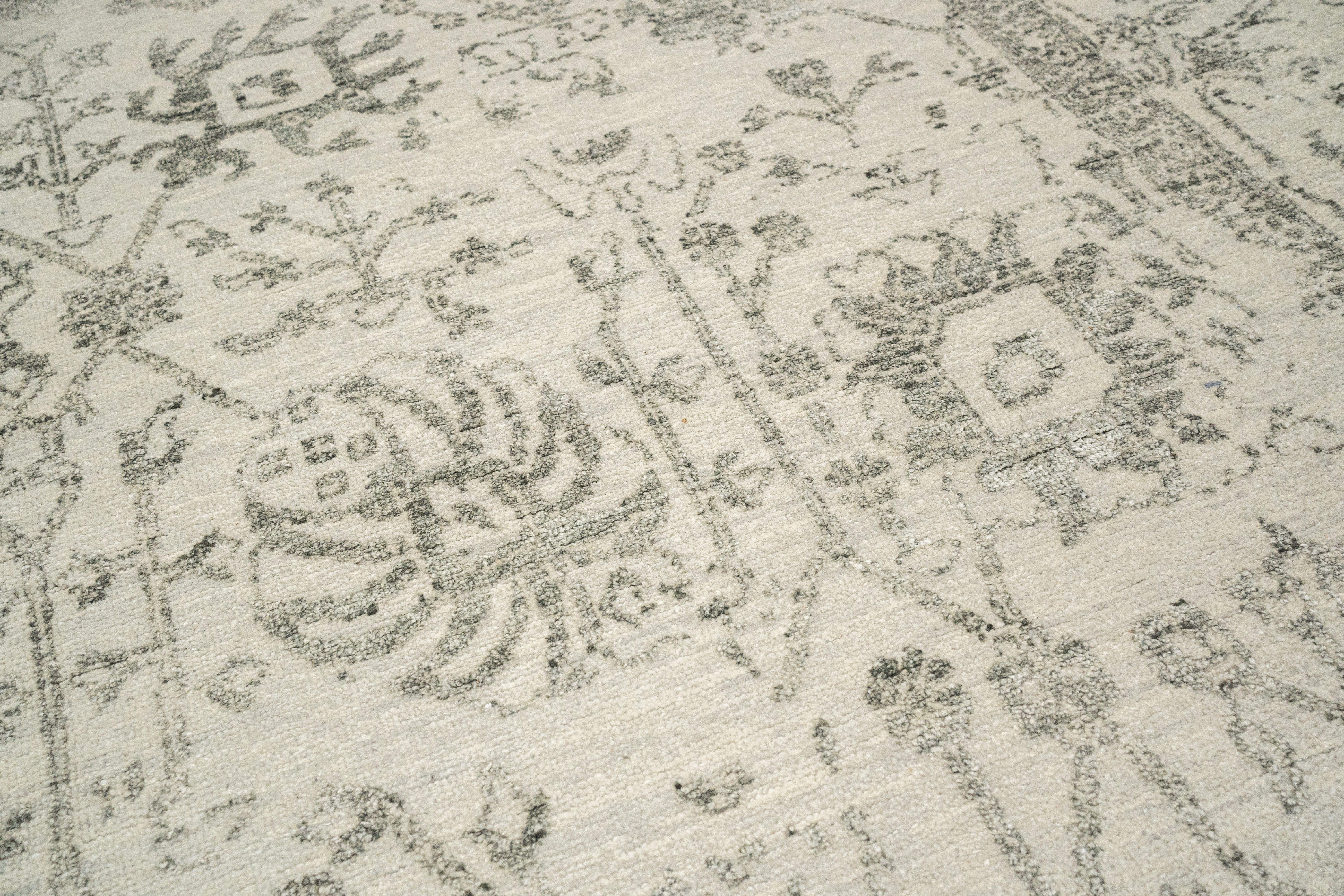 DIA - 248 VASO 3 Osso e Prata Sônica