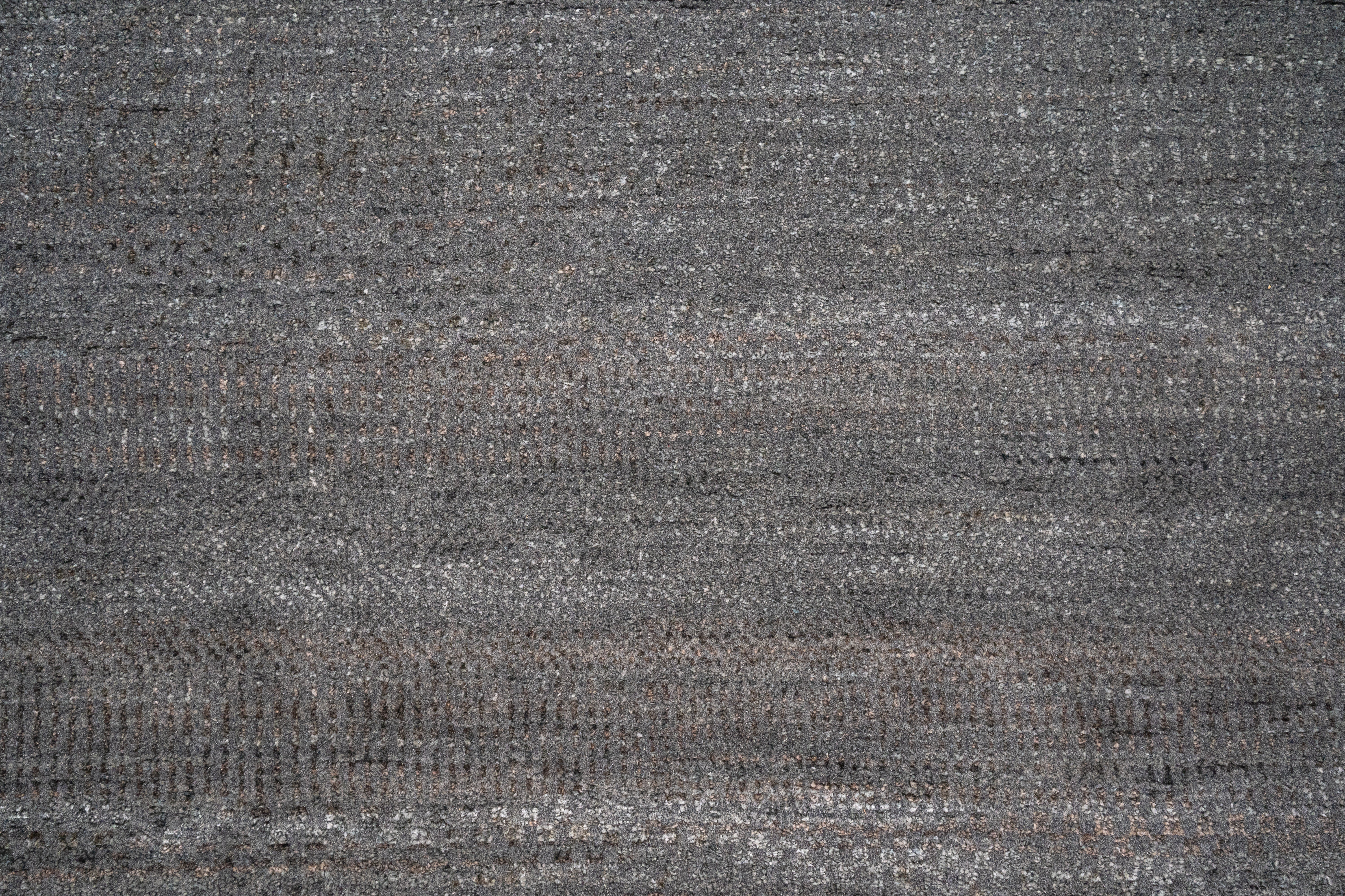 Handknotted Carpet, DIA- 2628 MCN Sonic Silver & Quartz