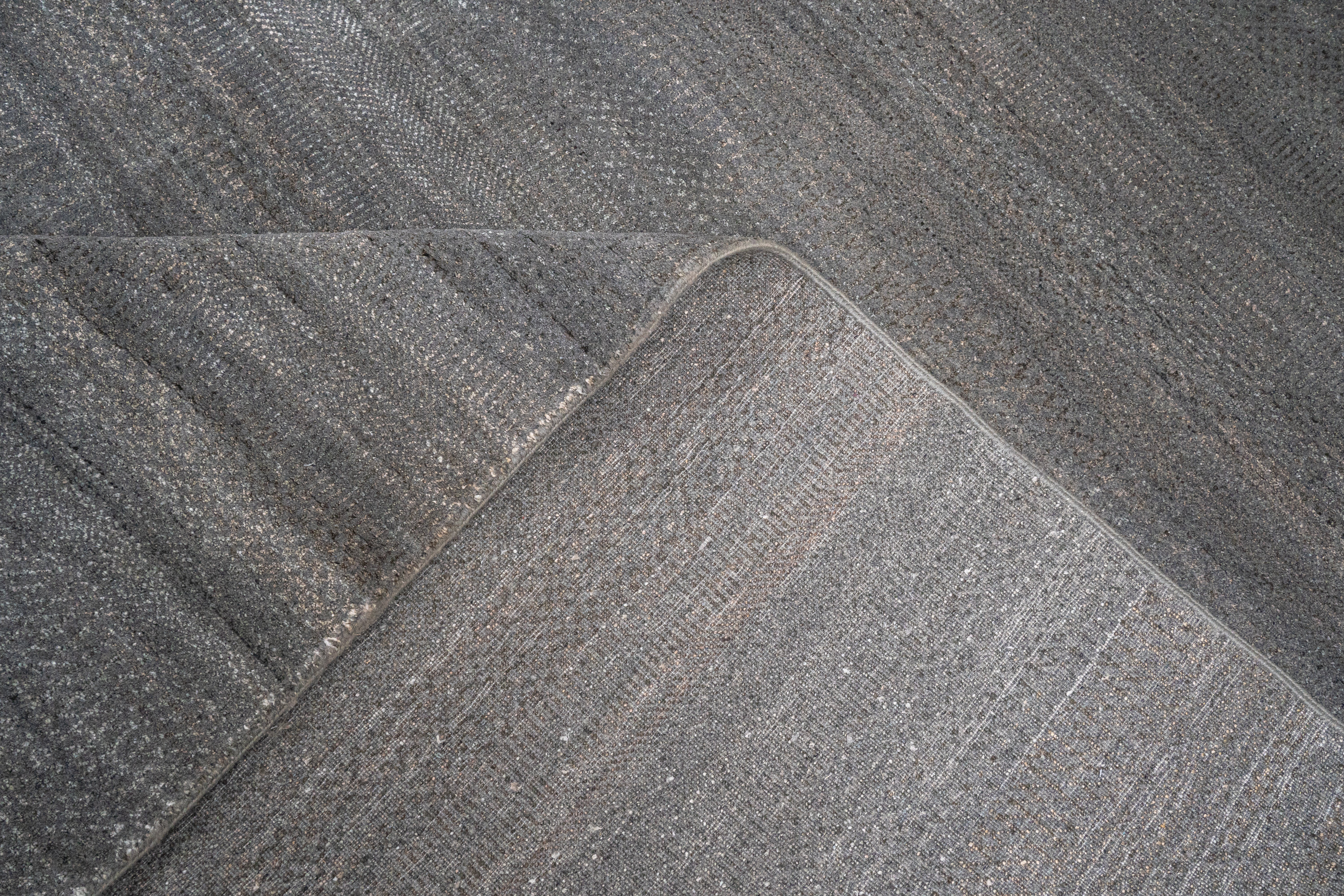 Handknotted Carpet, DIA- 2628 MCN Sonic Silver & Quartz