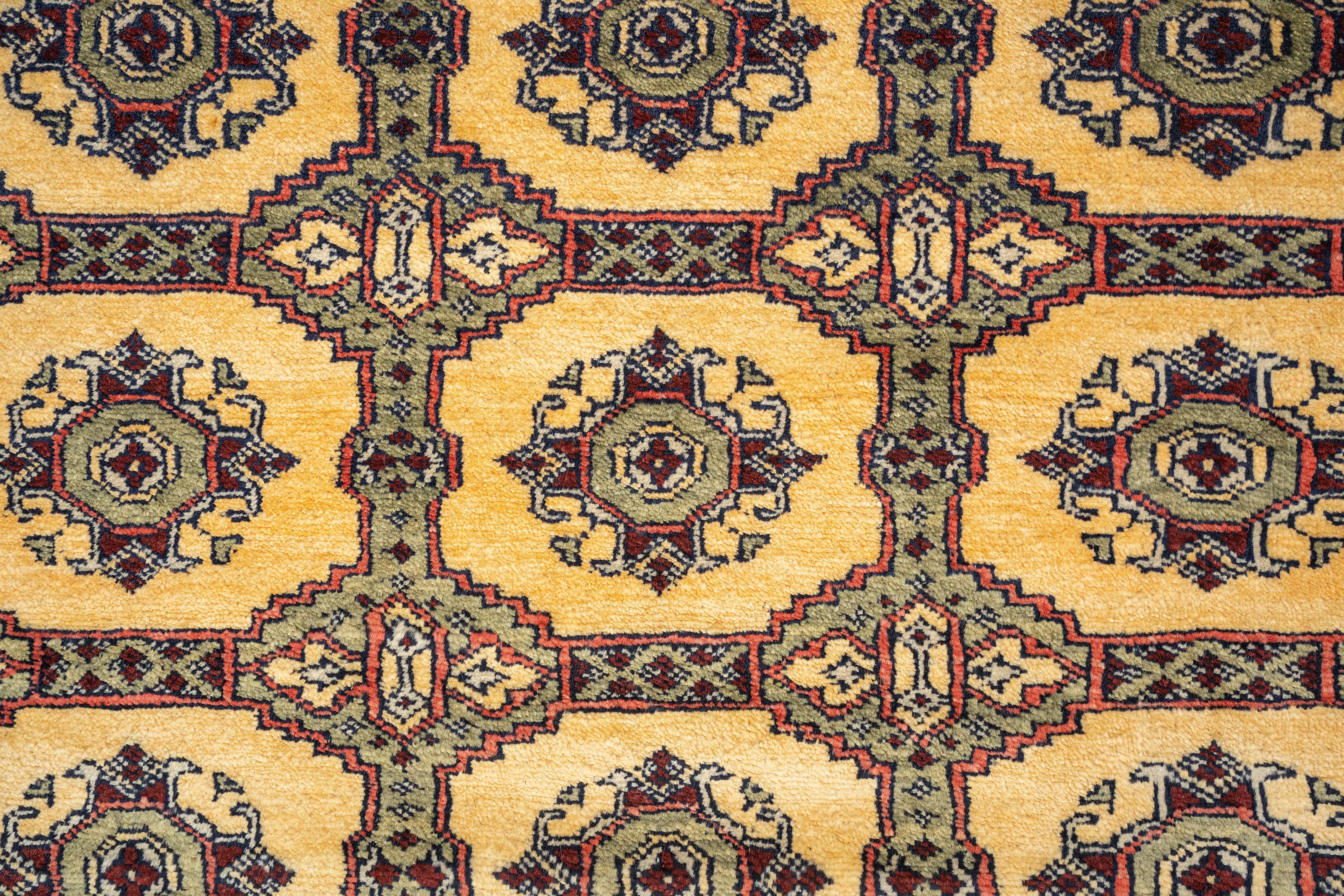 Handknotted Modern Carpet DIA- 270