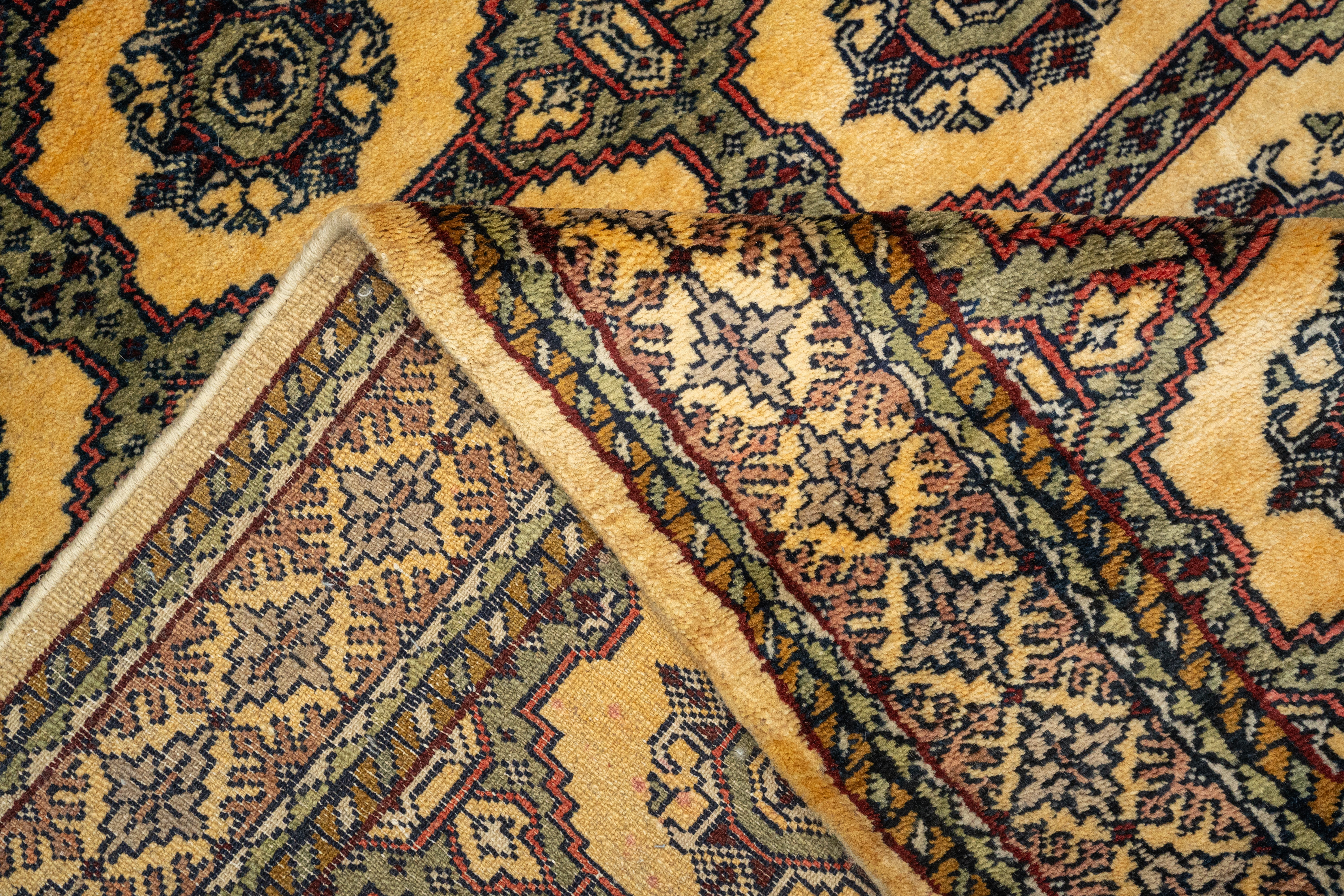 Handknotted Modern Carpet DIA- 270