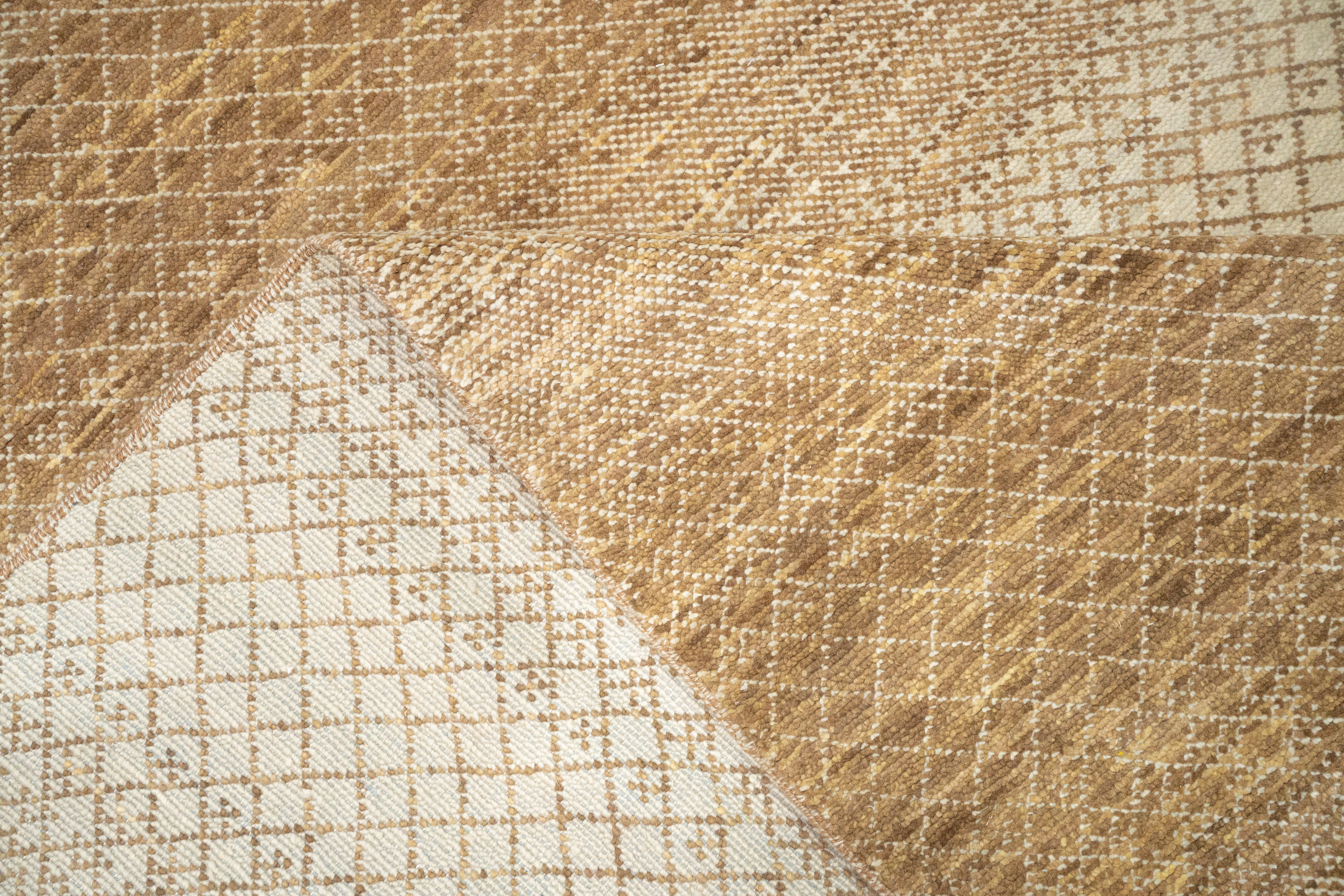 Handknotted Carpet, DIA- 276 DCM, Ivory & Brown