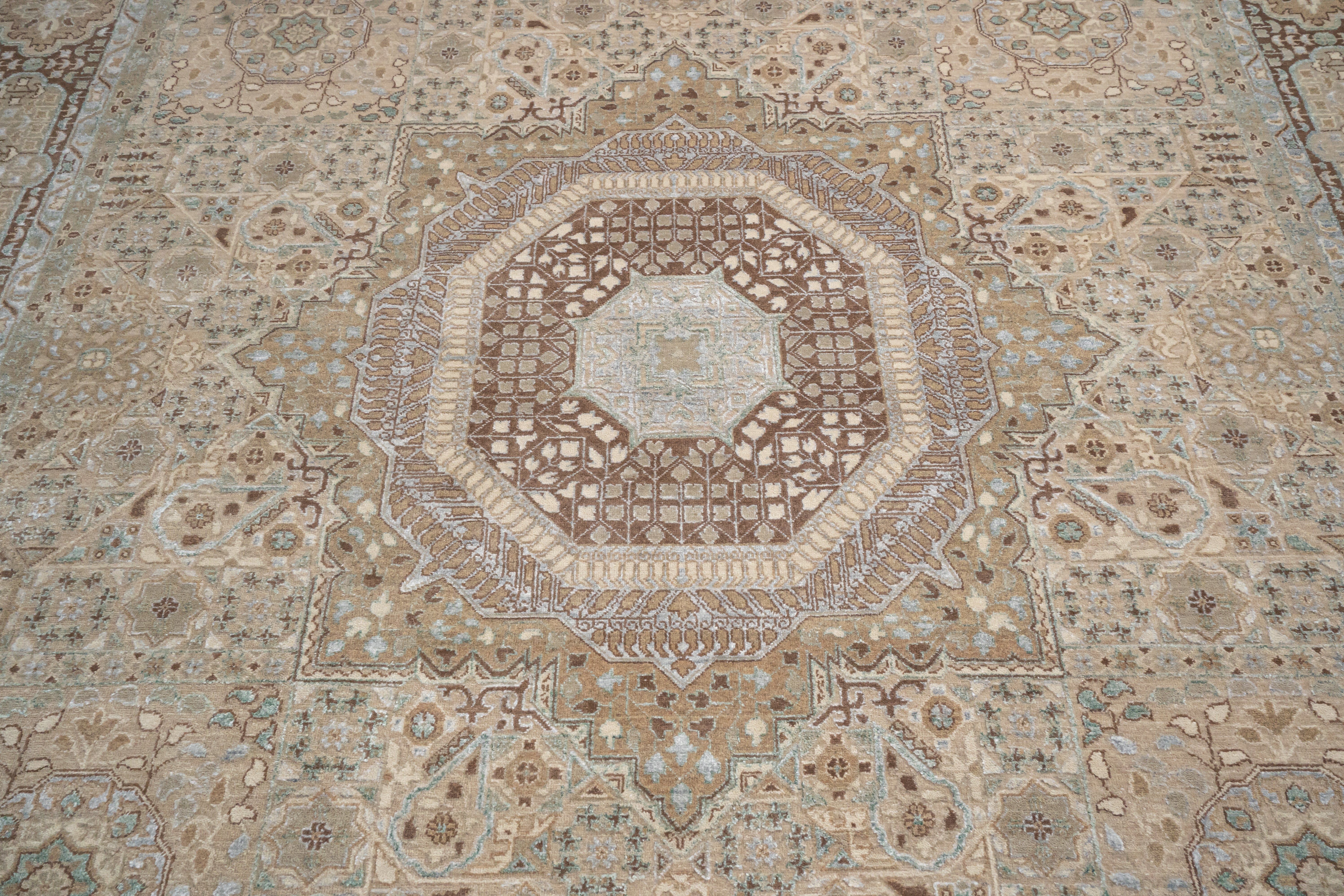 Handknotted Modern Carpets DIA- 30 MAMLUK Pale Taupe, Xanadu & Mud Gray