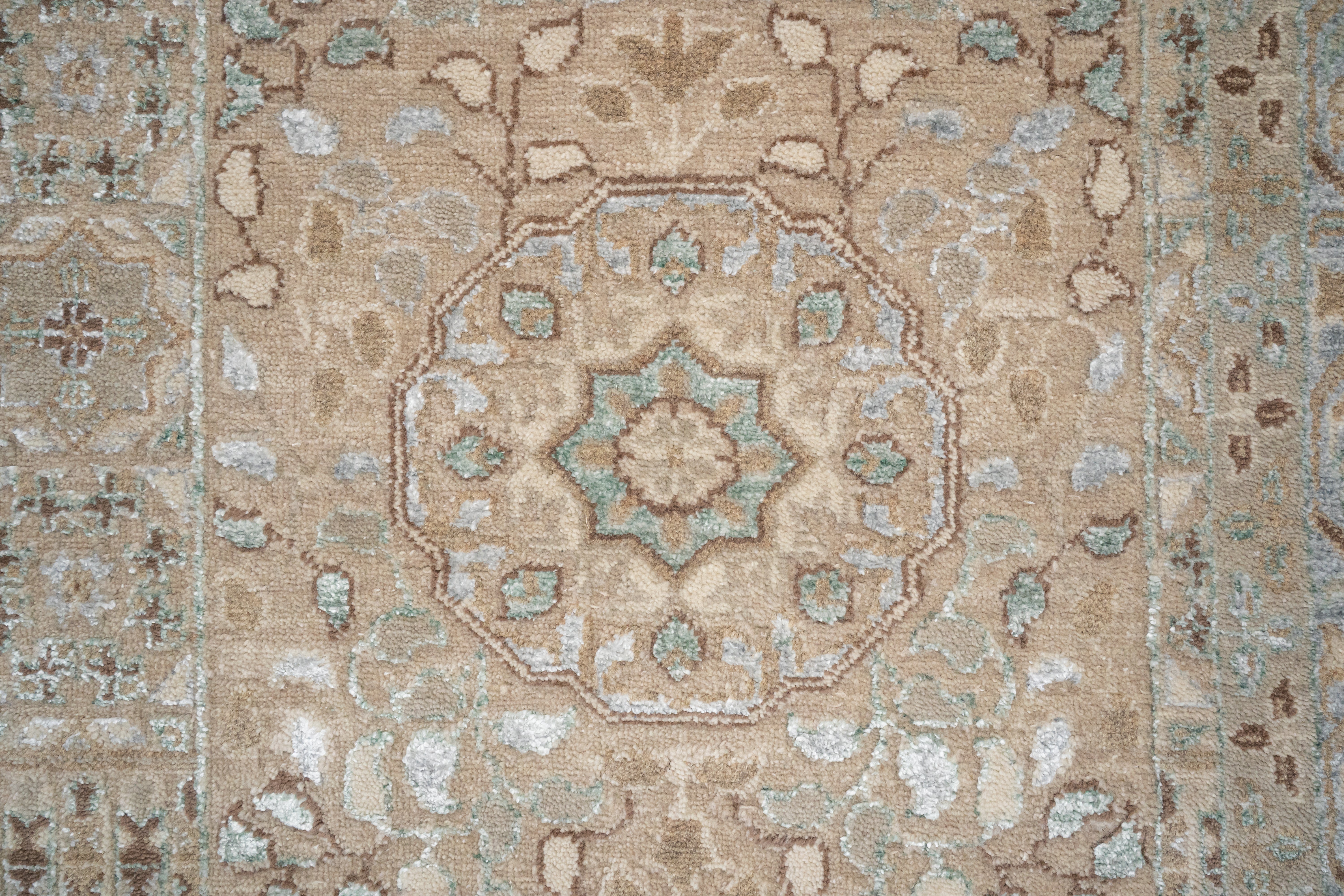 Handknotted Modern Carpets DIA- 30 MAMLUK Pale Taupe, Xanadu & Mud Gray