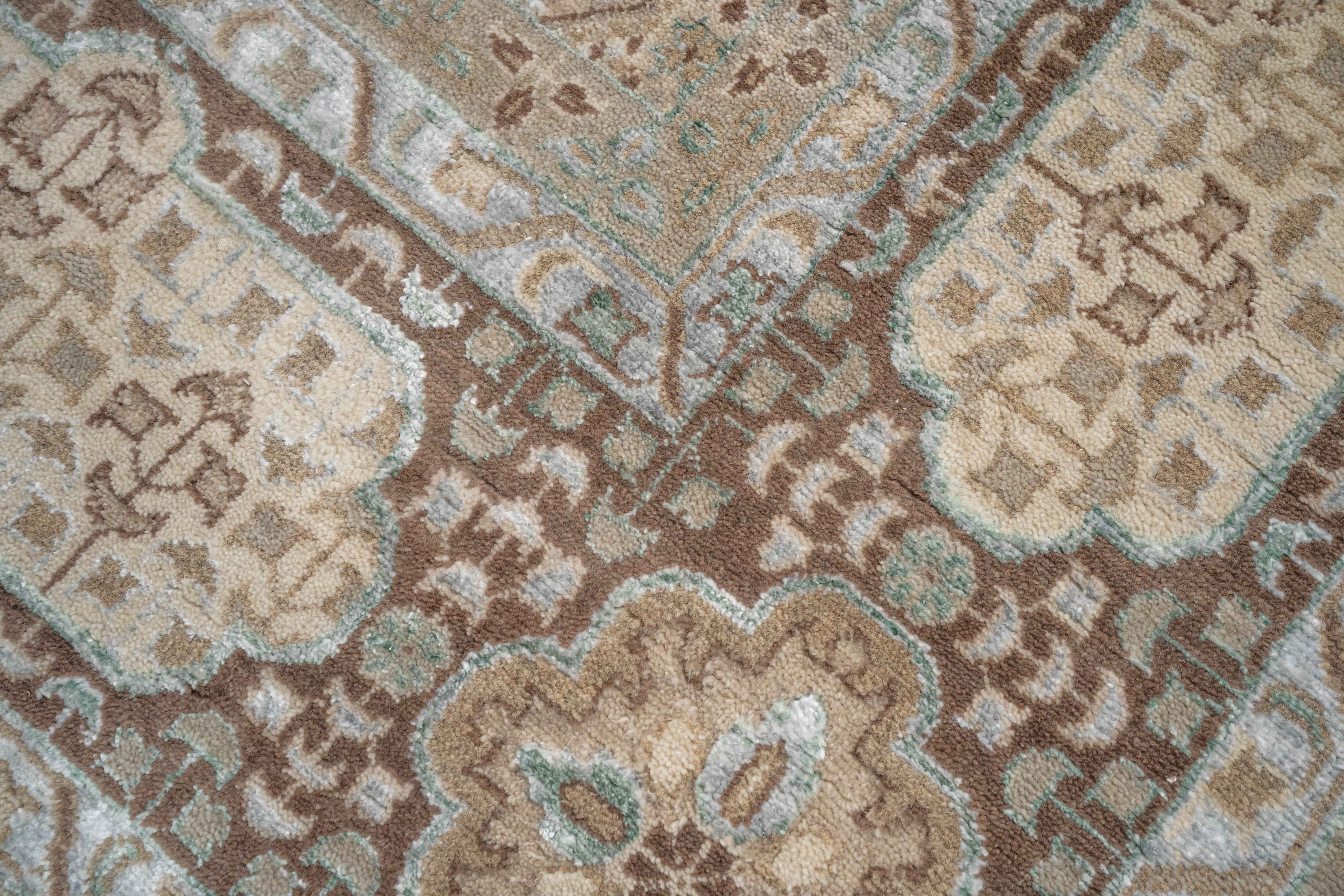 Handknotted Modern Carpets DIA- 30 MAMLUK Pale Taupe, Xanadu & Mud Gray