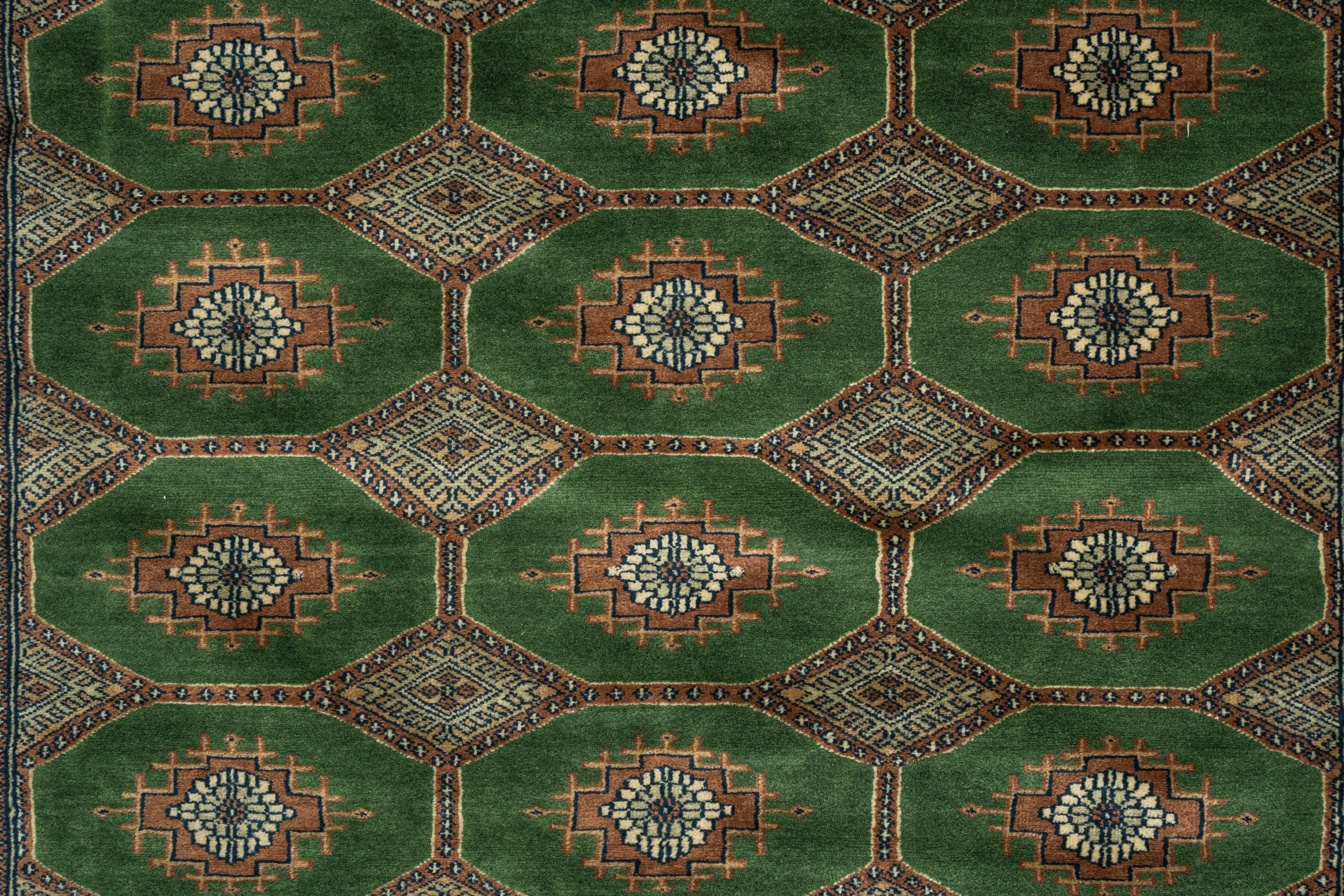 Handknotted Modern Carpet DIA- 302