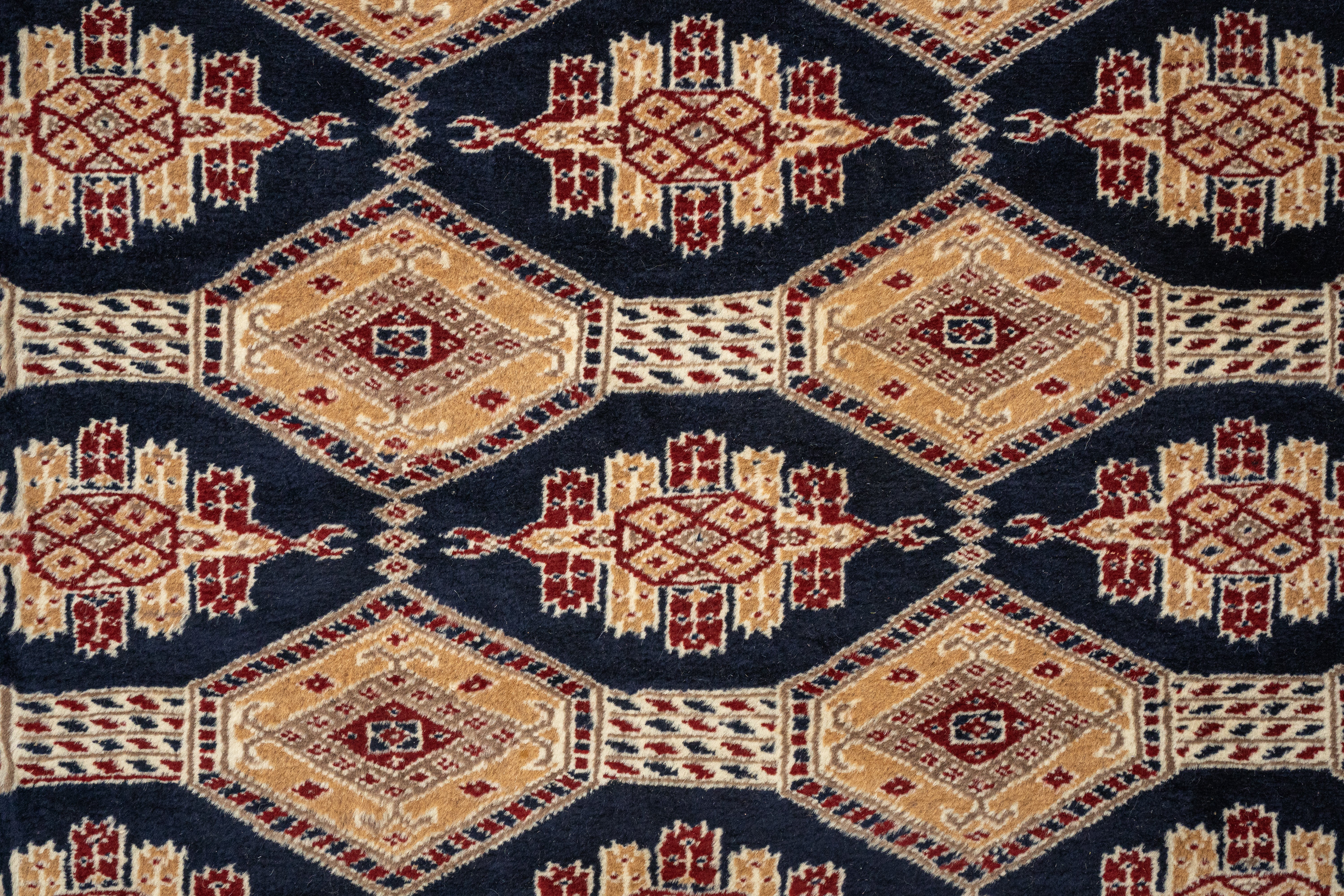 Handknotted Modern Carpet DIA- 304
