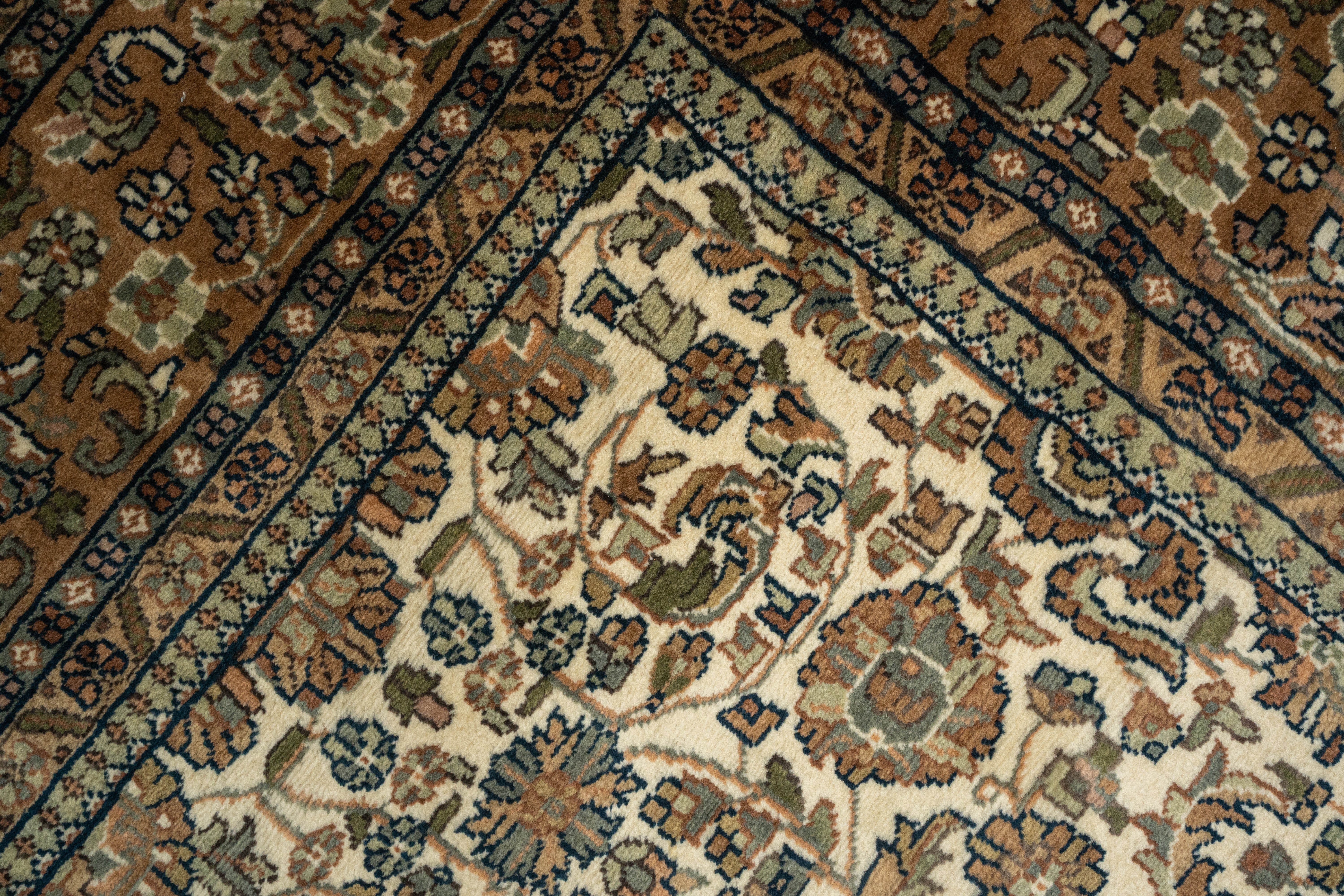 Handknotted Modern Carpet DIA- 325