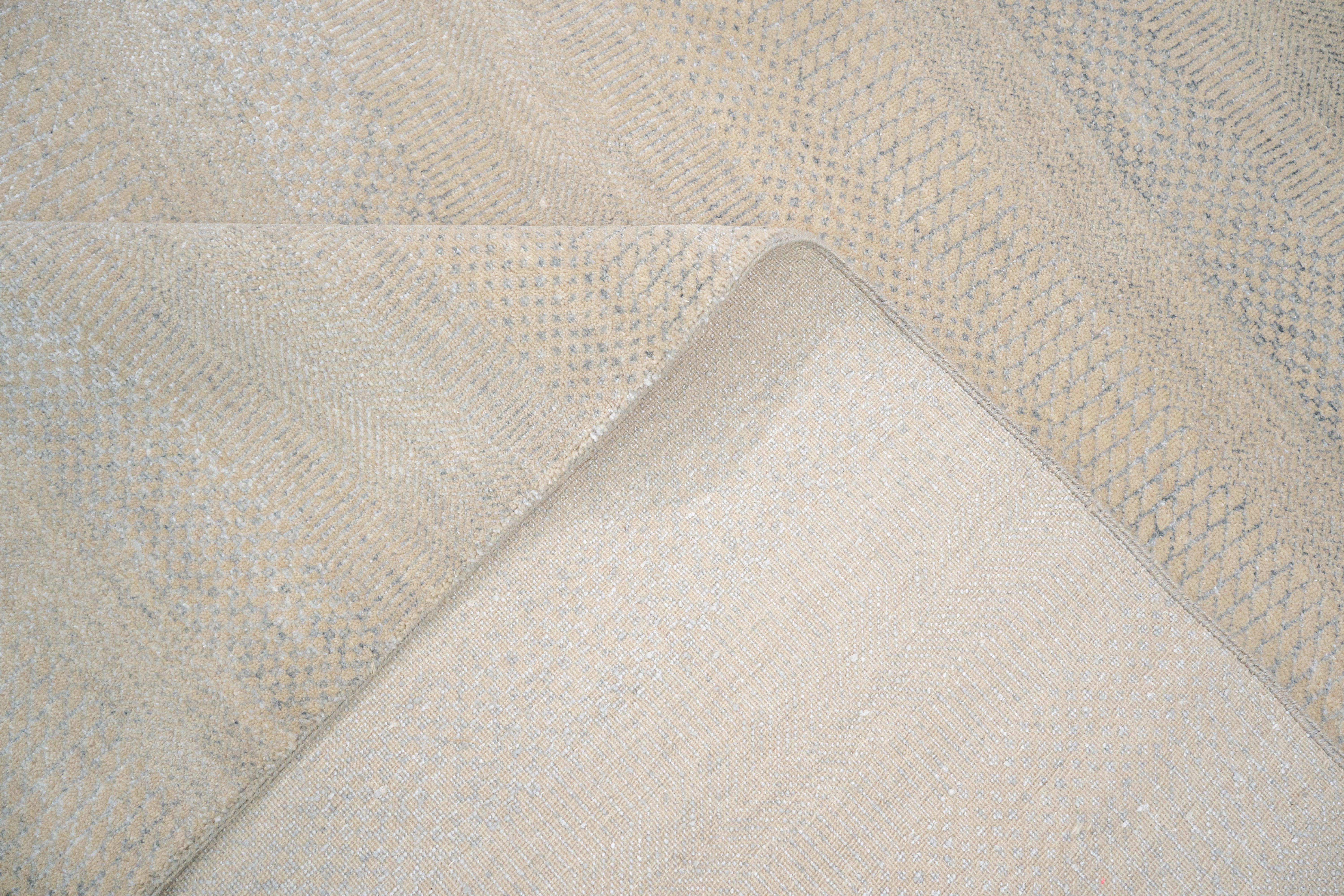 Handknotted Rug  DIA- 33 MCN Pastel Ivory & Spanish Gray