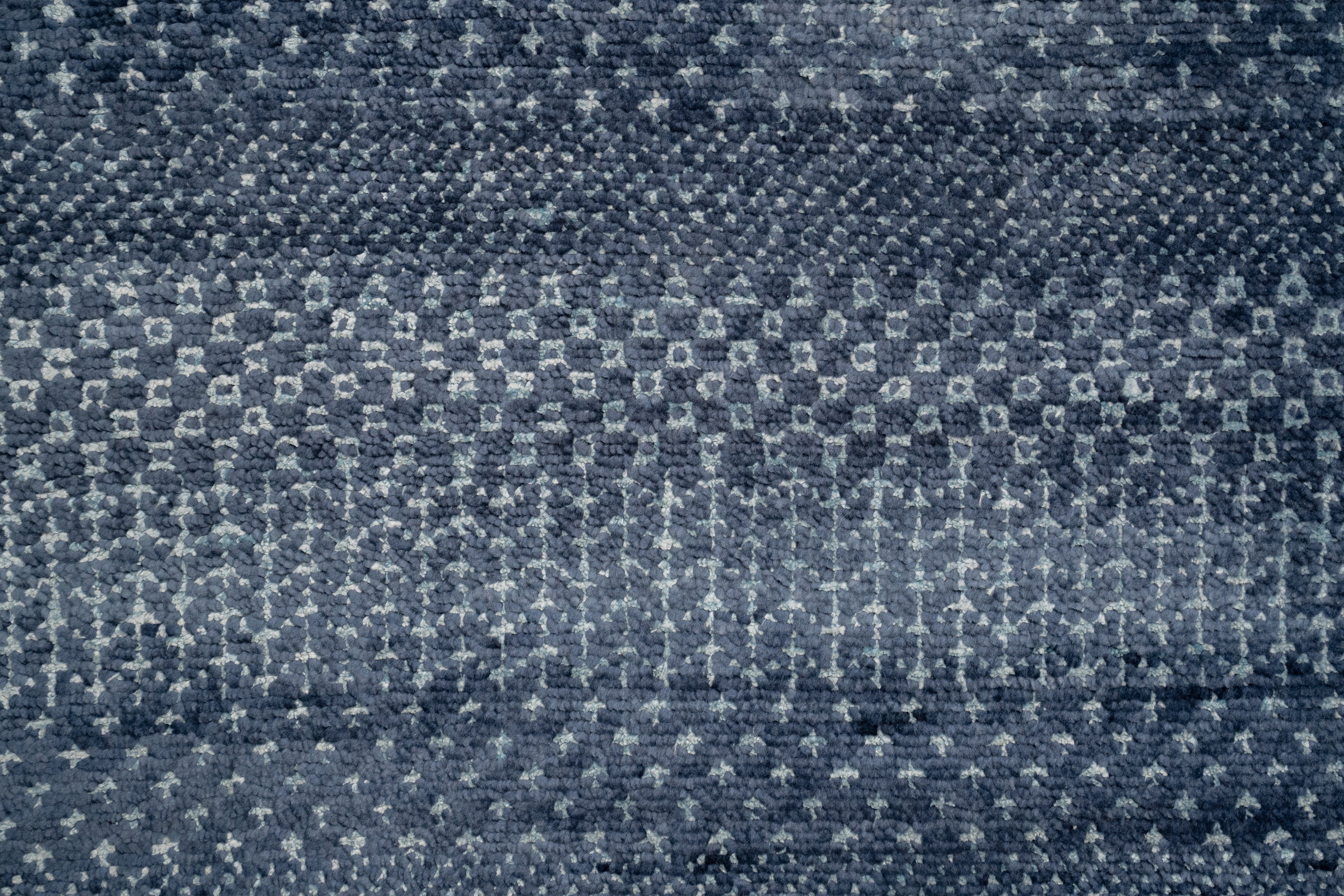 Handknotted Carpet, DIA- 3357 MCN, Police Blue & Light Gray