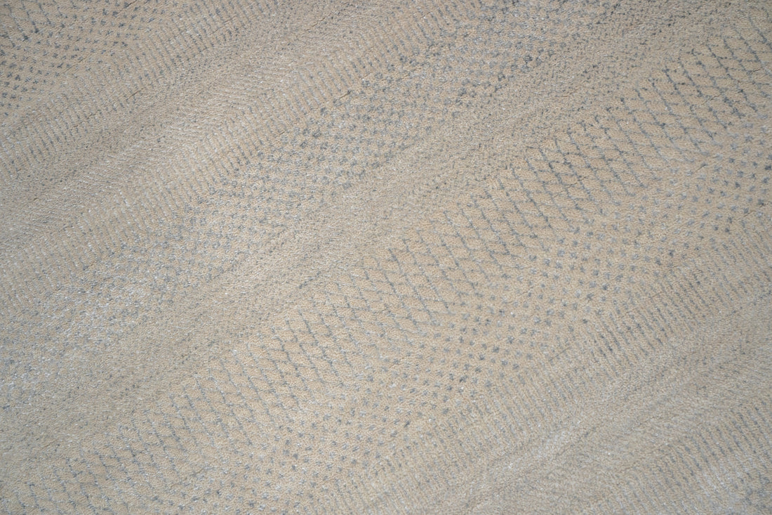 Handknotted Rug  DIA: 34 MCN Dark Vanilla & Philippine Gray