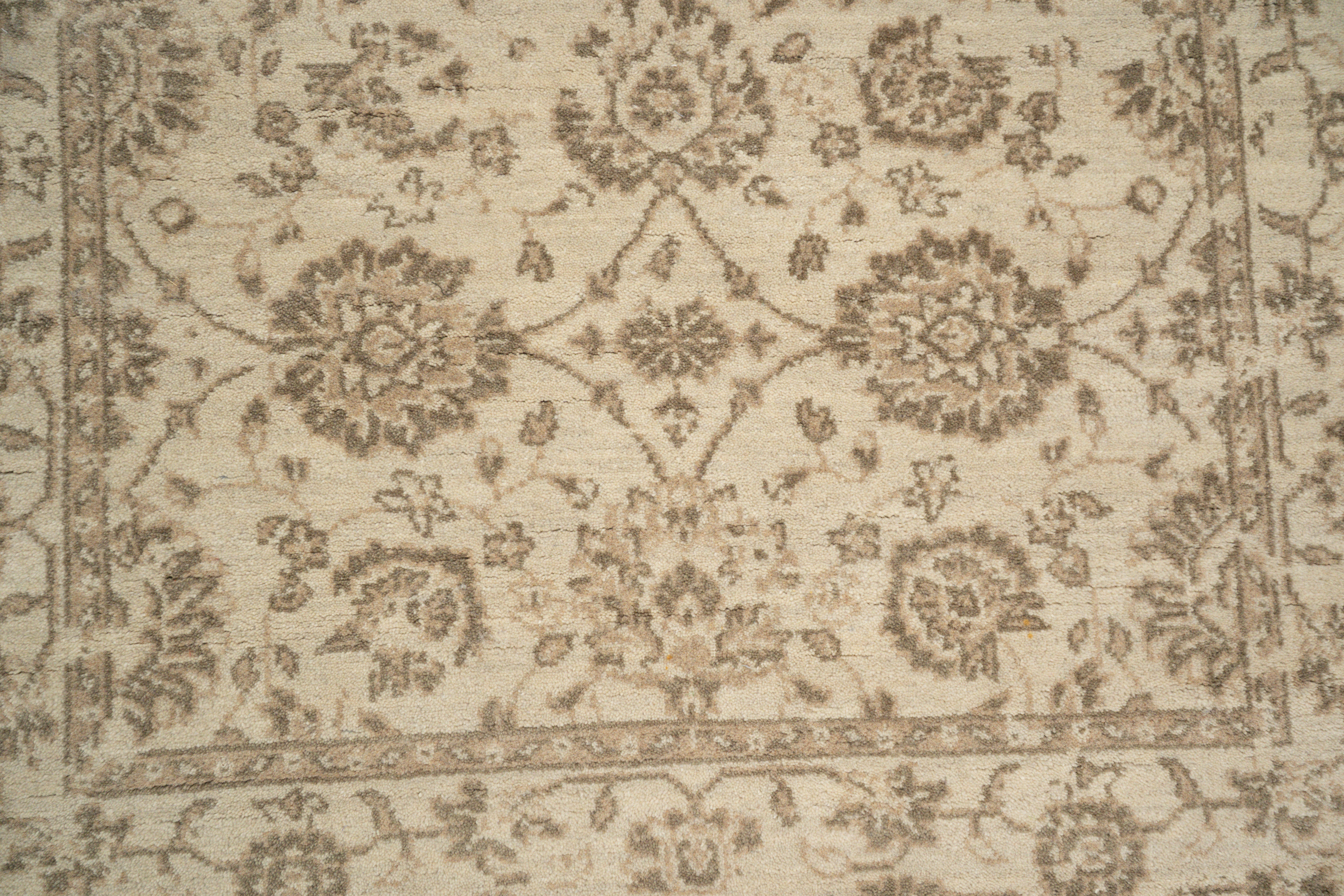Handknotted Carpet DIA- 3414 JK-A, Dark Vanilla & Shadow