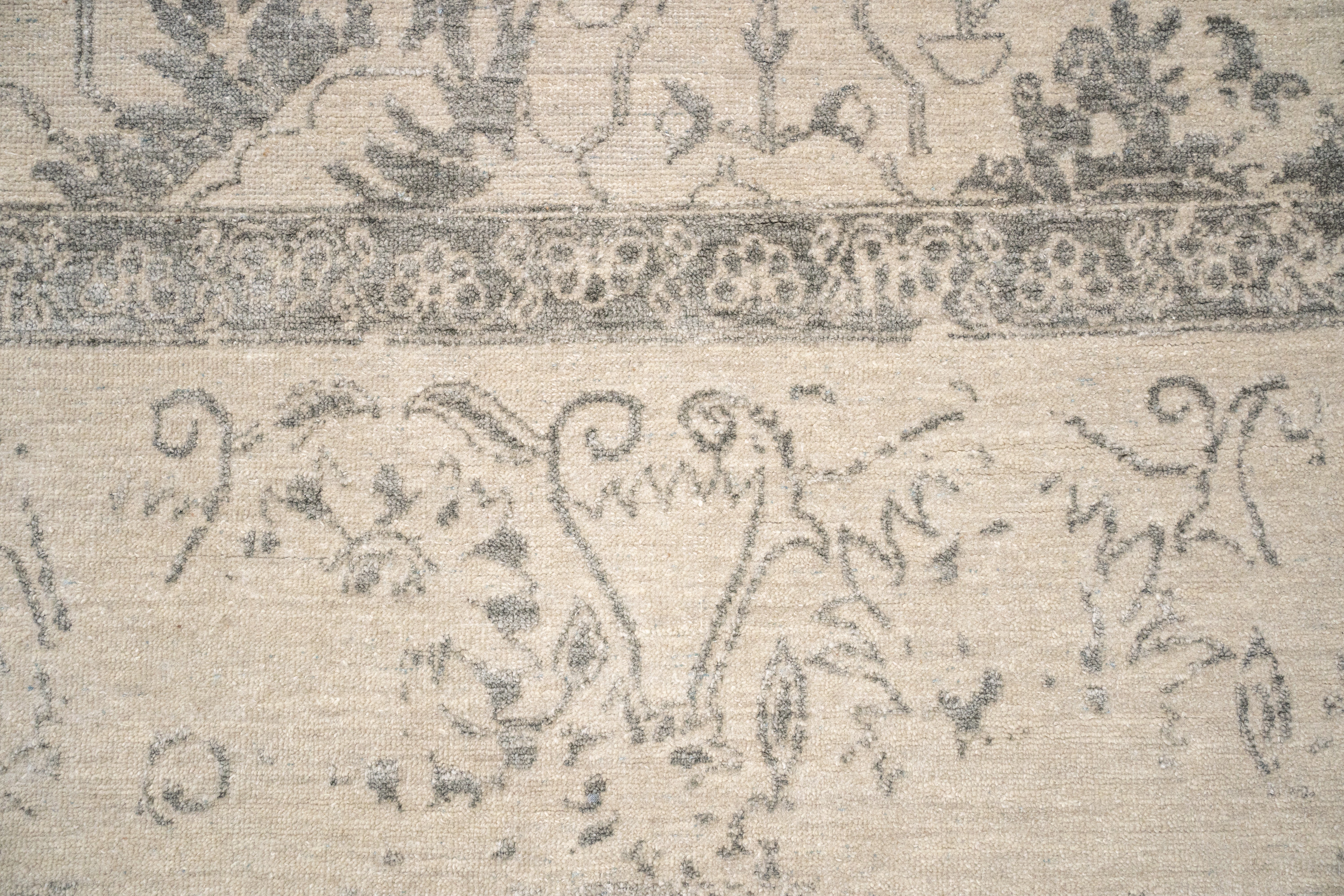 Handknotted Carpet, DIA- 3458 VASE 3, Bone & Gray