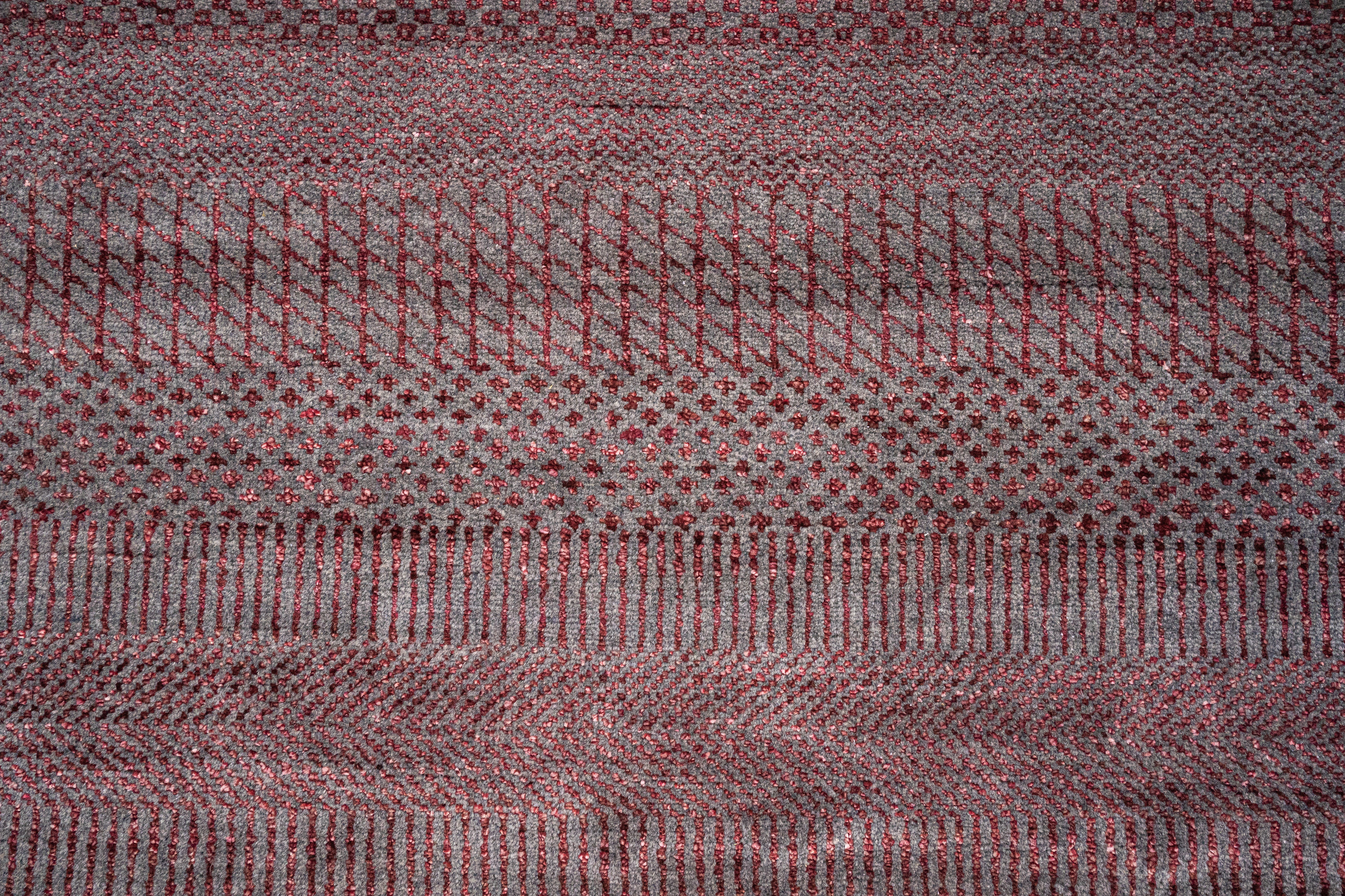 Handknotted Carpet, DIA - 346 MCN, Grey & Old Mauve