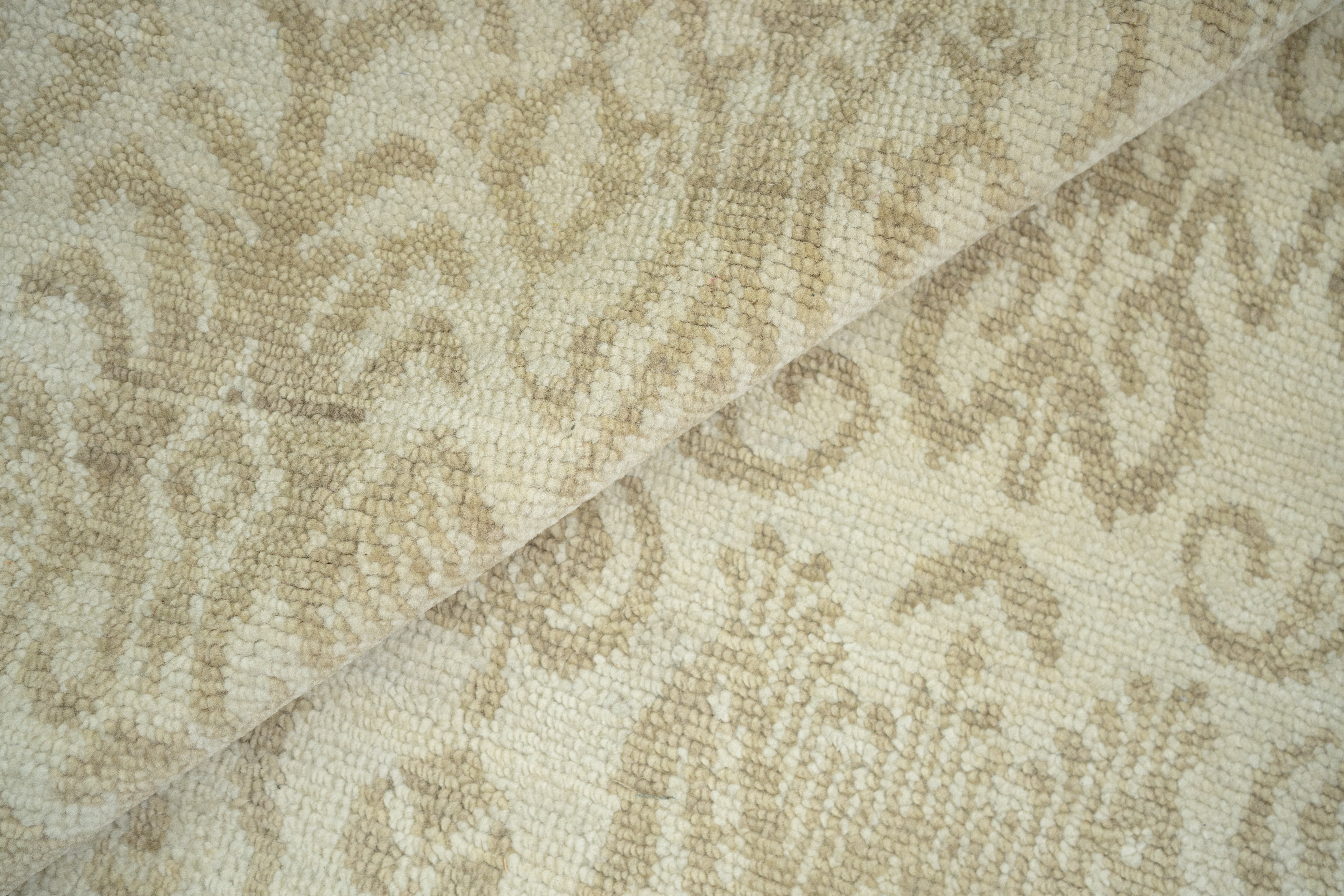 Handknotted Carpet DIA- 3497