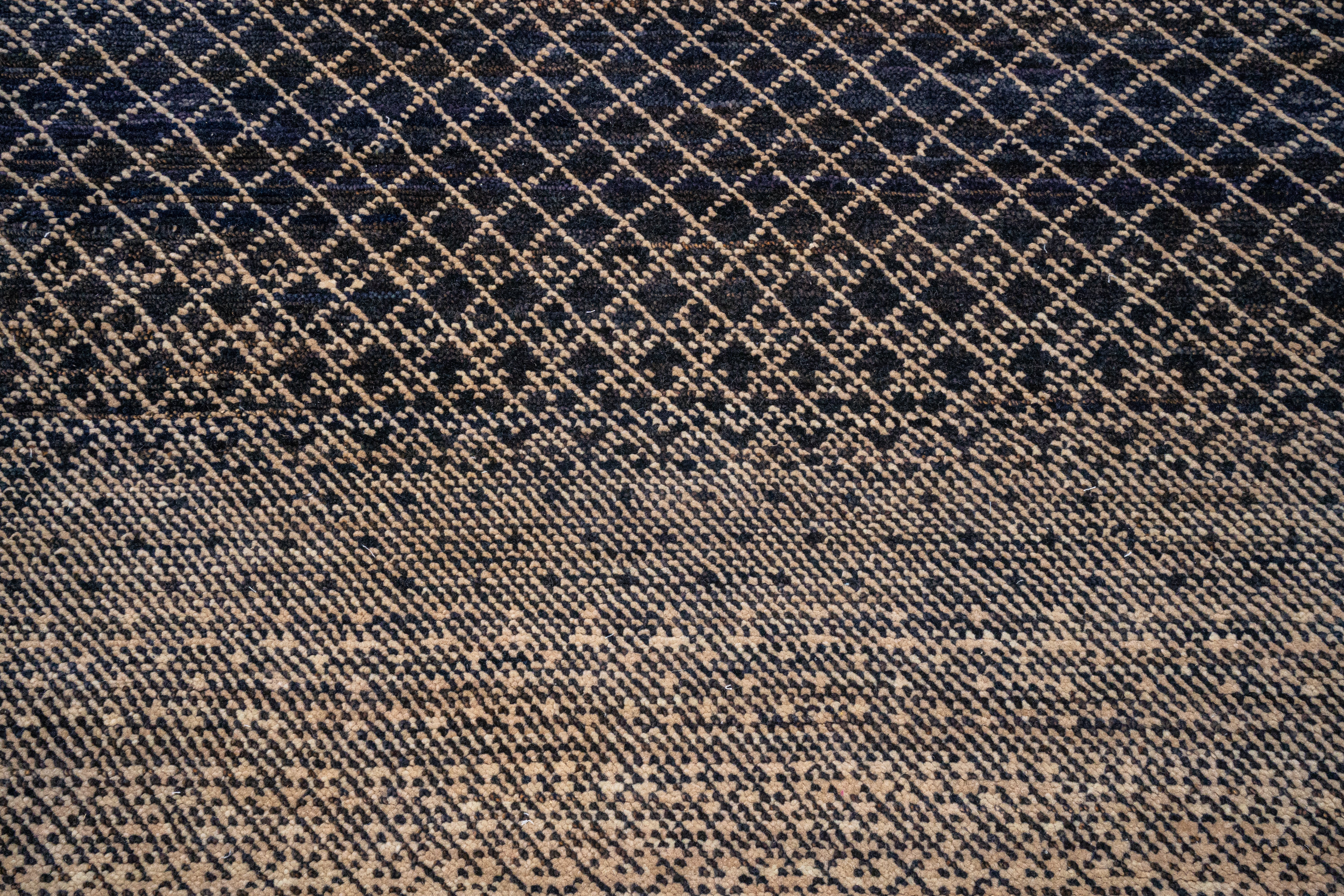 Handknotted Carpet, DIA- 3500 DCM, Natural & Black