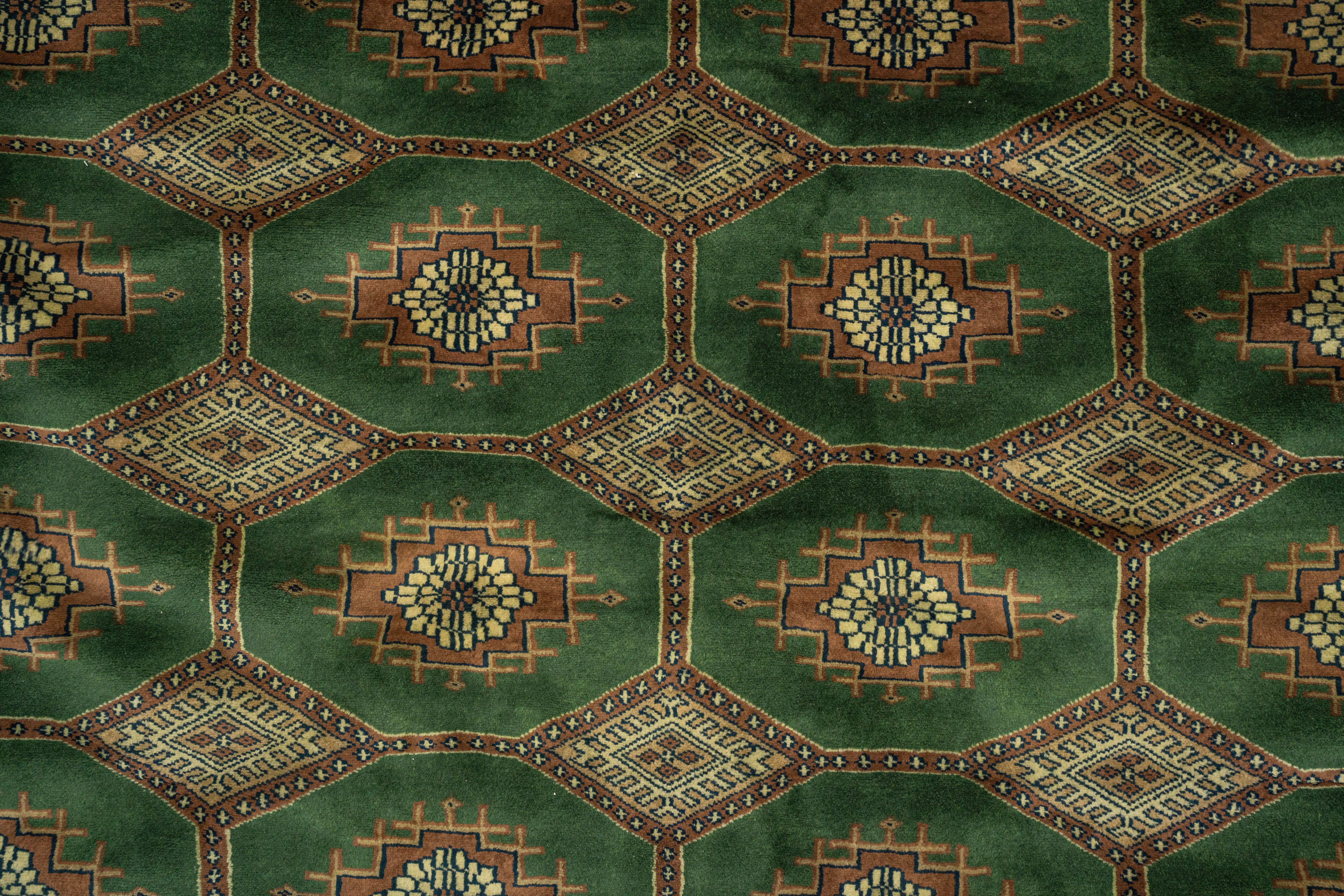 Handknotted Modern Carpet DIA- 382