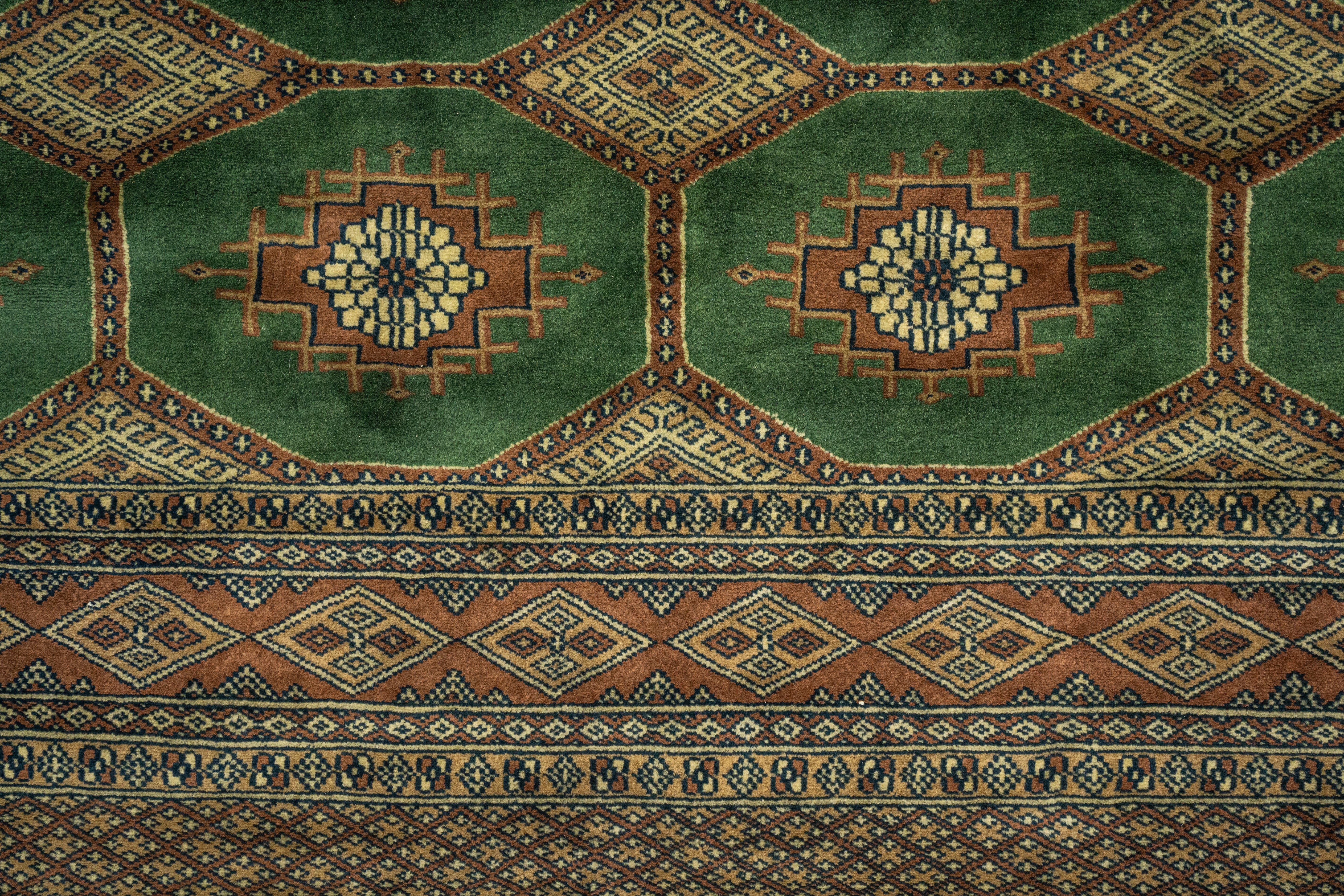 Handknotted Modern Carpet DIA- 382