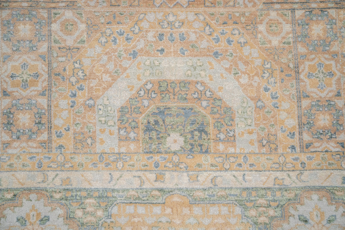 Handknotted Carpet DIA- 39 MAMLUK, Pale Taupe, Pale Silver, Nickel & Dolphin Gray