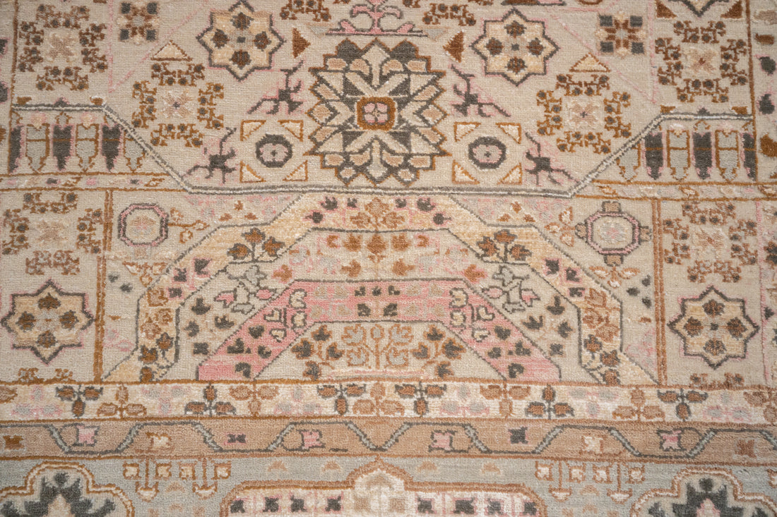Handknotted Carpet DIA- 40 MAMLUK,  Dark Vanilla, Olive Drab, New York Pink & Quick Silver