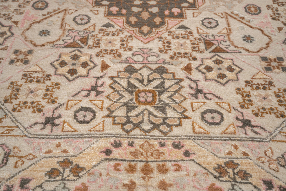 Handknotted Carpet DIA- 40 MAMLUK,  Dark Vanilla, Olive Drab, New York Pink & Quick Silver