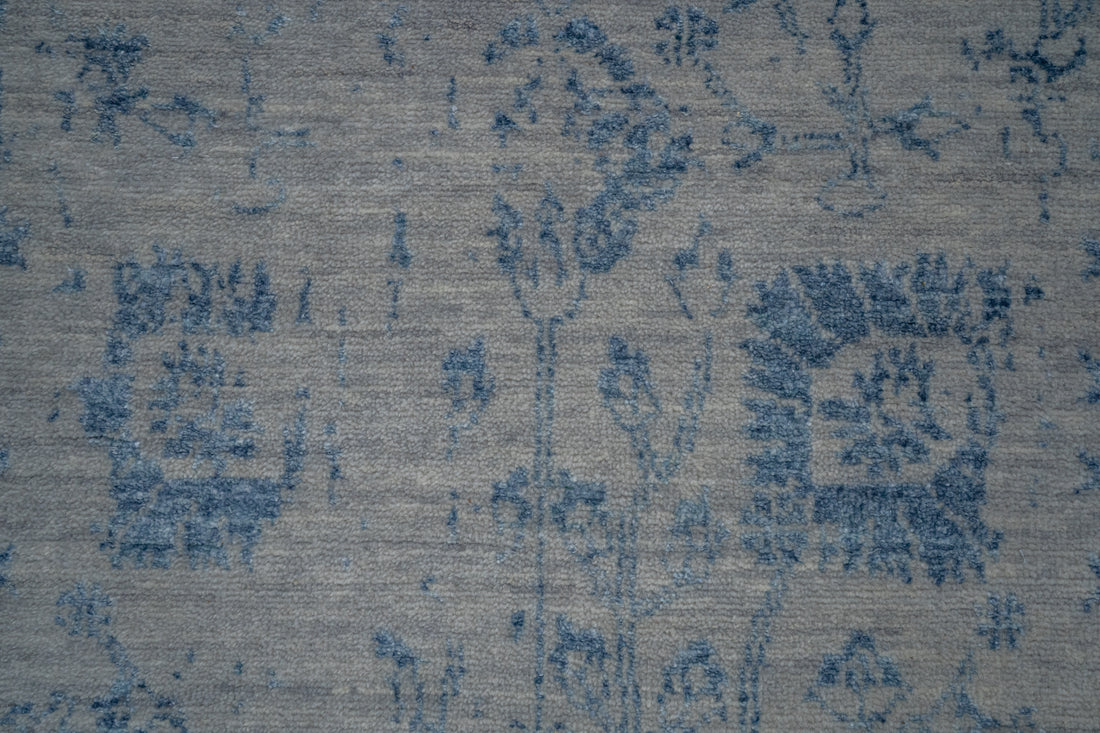 Handknotted Carpet DIA- 421 VASE 3,  Pale Silver & Aqua