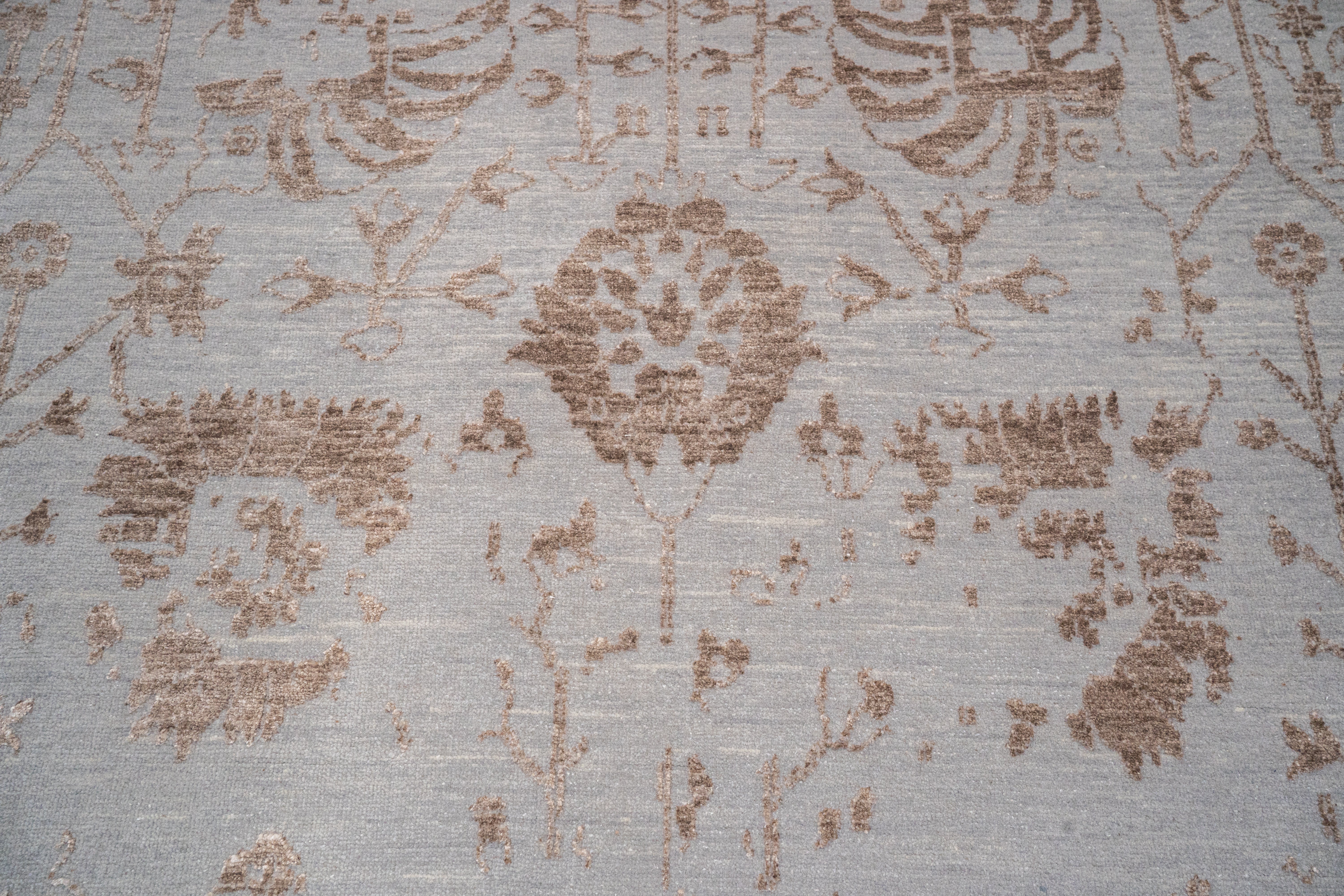 Handknotted Carpet, DIA- 426 VASE 3, SILVER & MOUSE