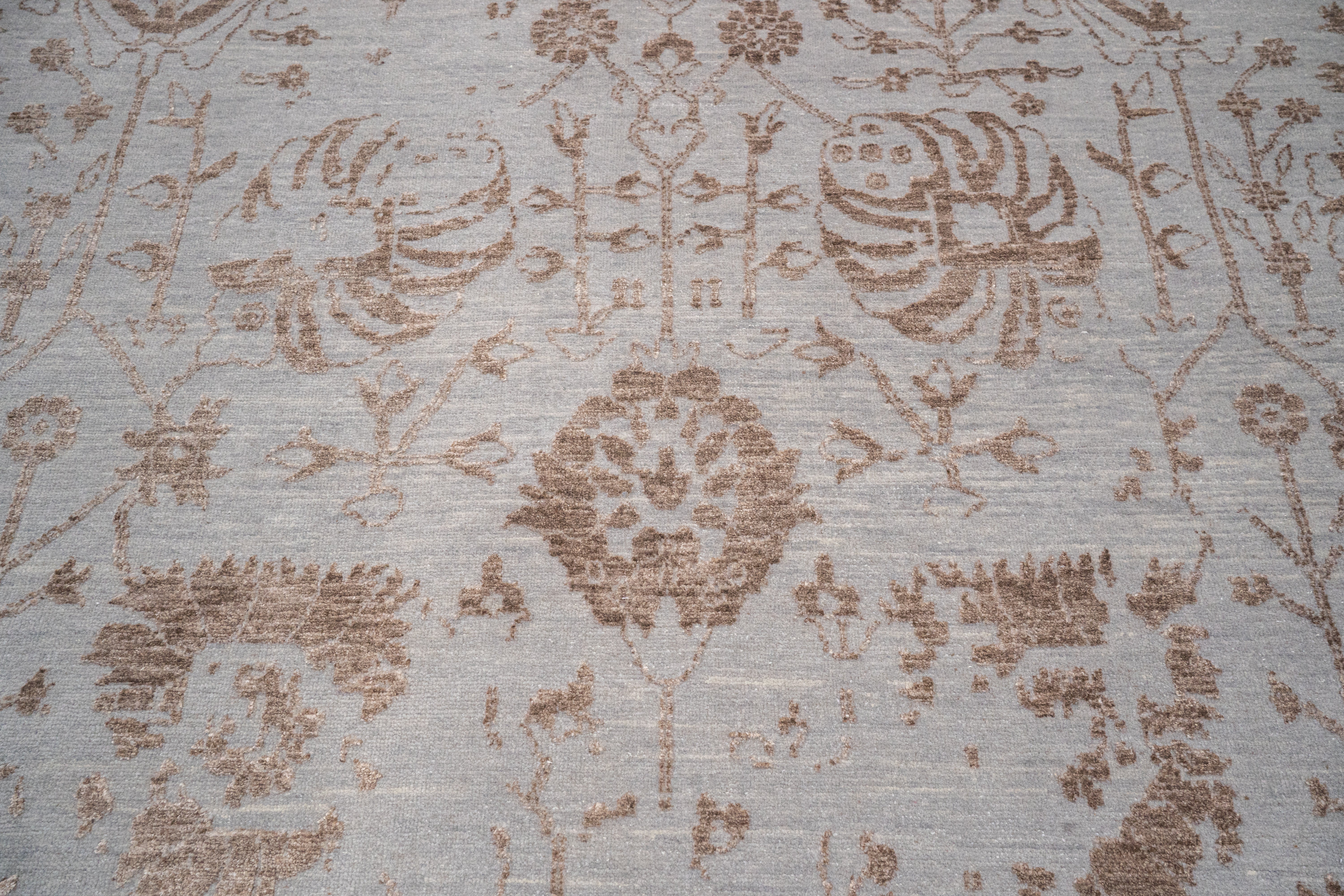 Handknotted Carpet, DIA- 426 VASE 3, SILVER & MOUSE