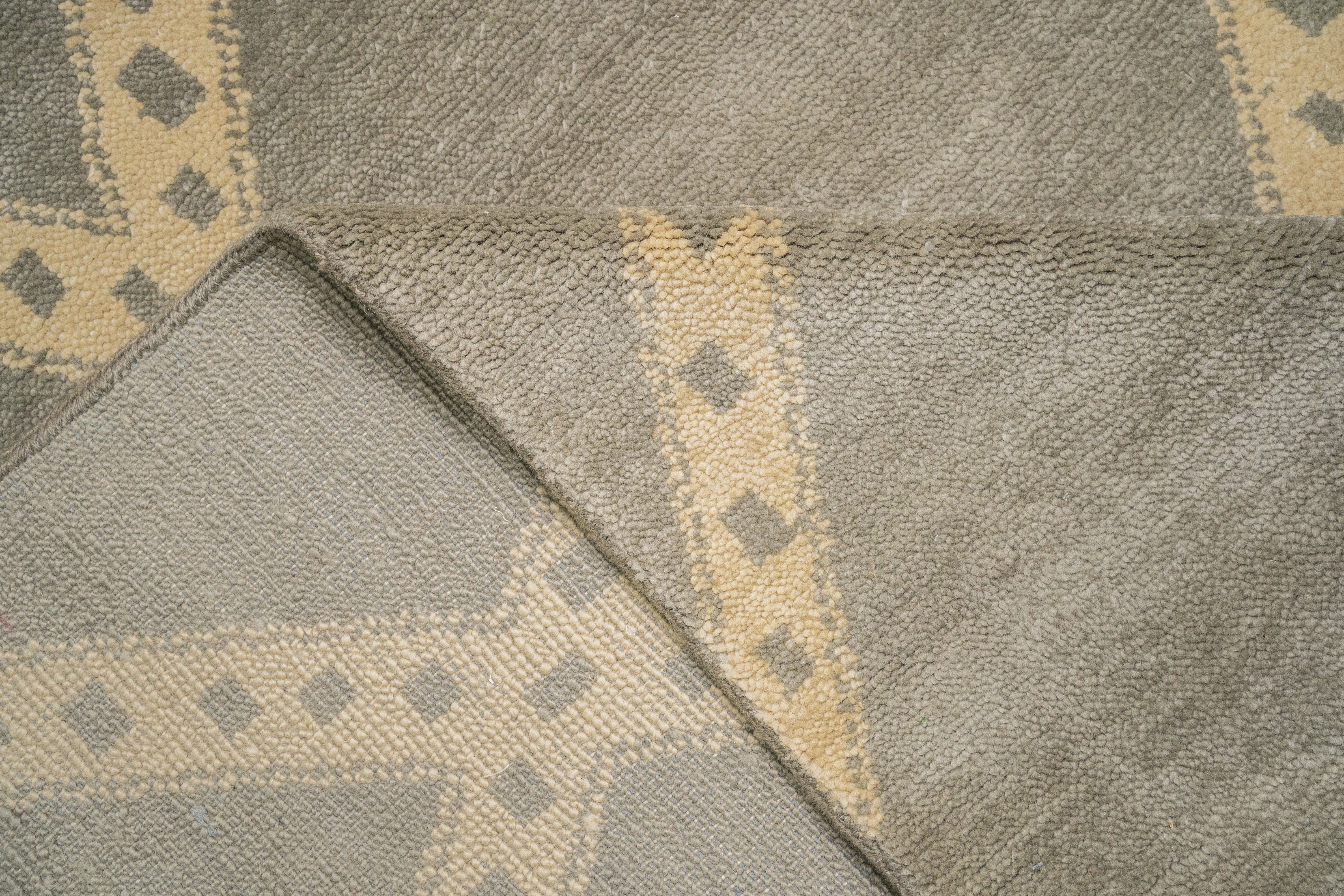 Handknotted Carpet, DIA- 4270 LINE 2, Ivory & Olive Green