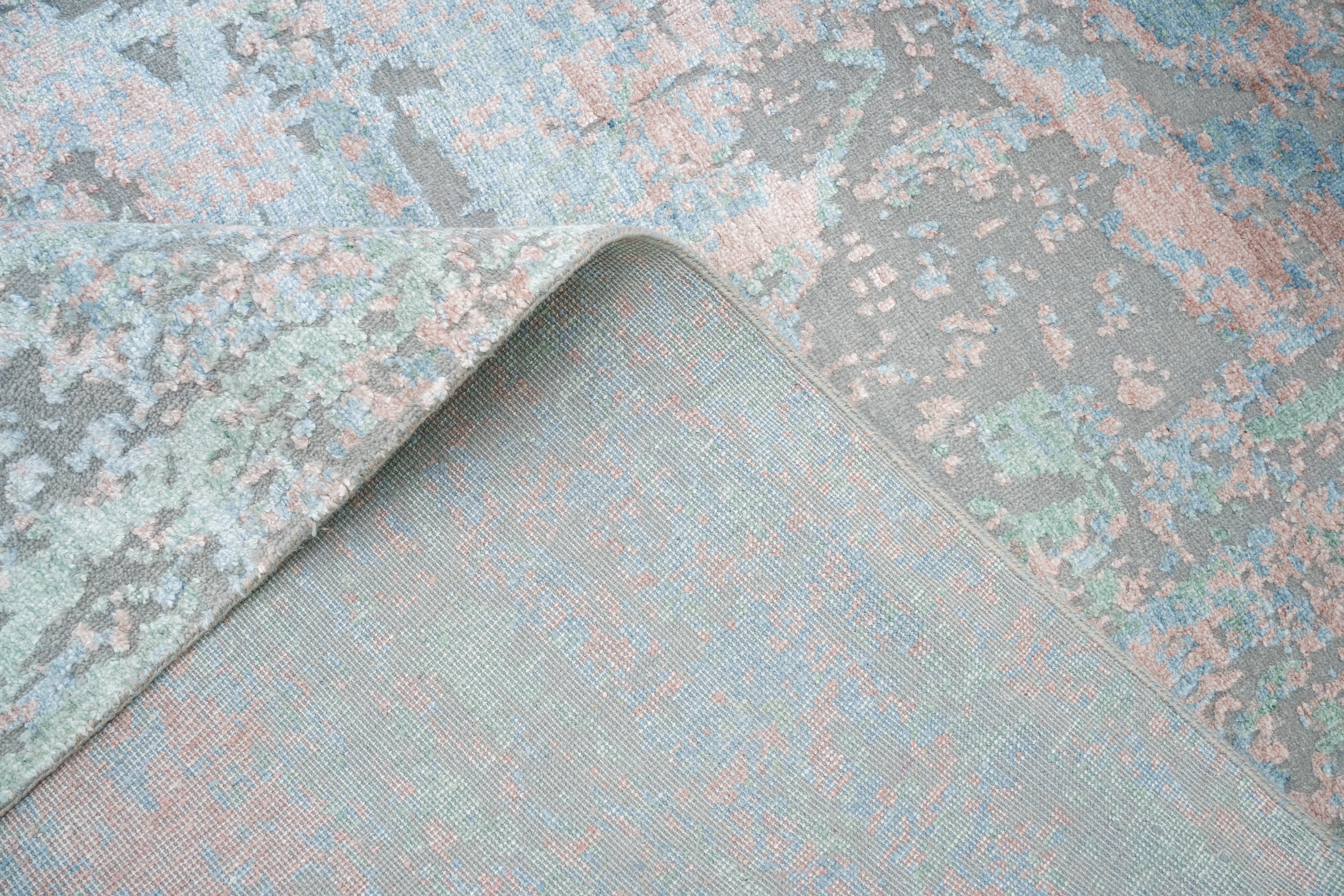 Abstract Design  Handknotted Carpet DIA- 428 GALAXY 18, Silver Mix