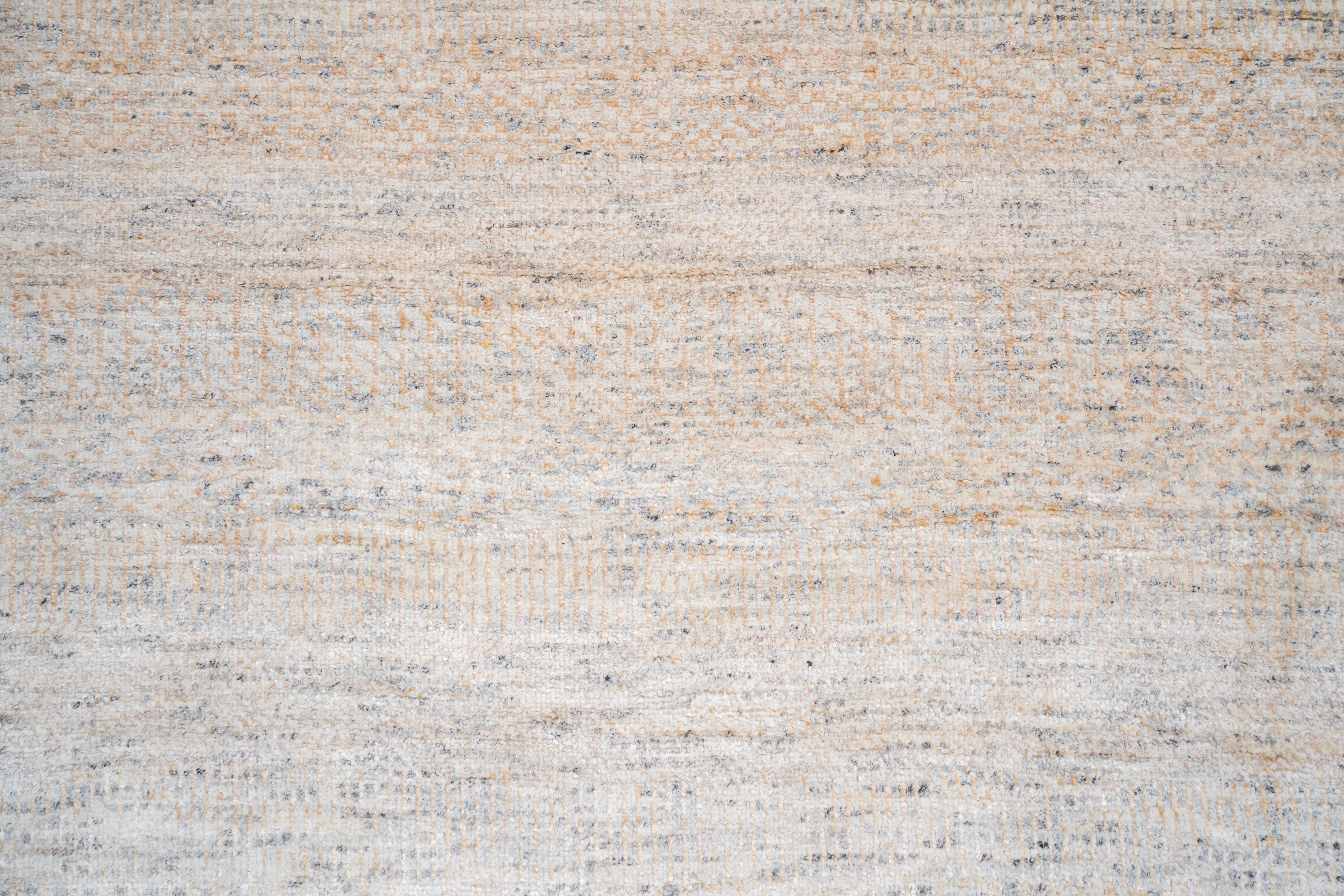 Handknotted Carpet DIA- 43 MCN,  Dark Vanilla & Platinum