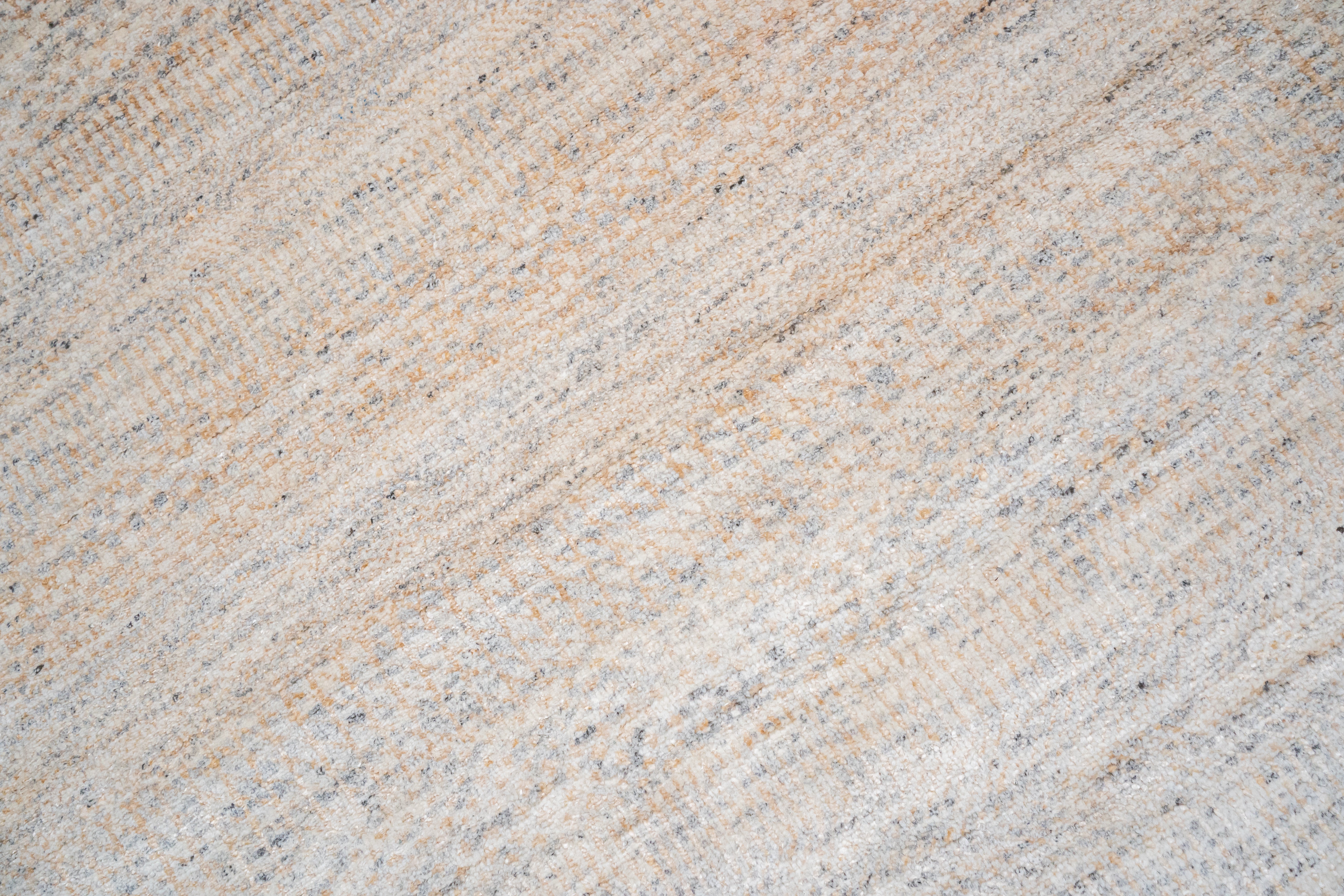 Handknotted Carpet DIA- 43 MCN,  Dark Vanilla & Platinum
