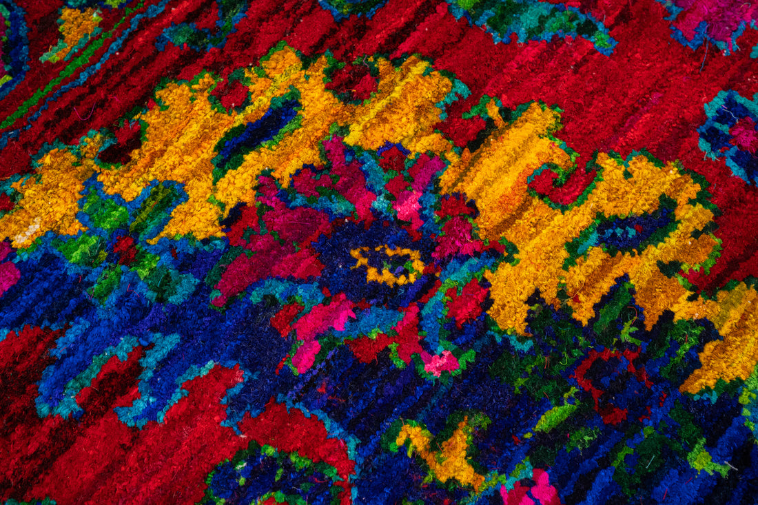 DIA: 449 IMPERIAL SCARLET BLOOM Imperial Red, Cosmic Cobalt, & Selective Yellow