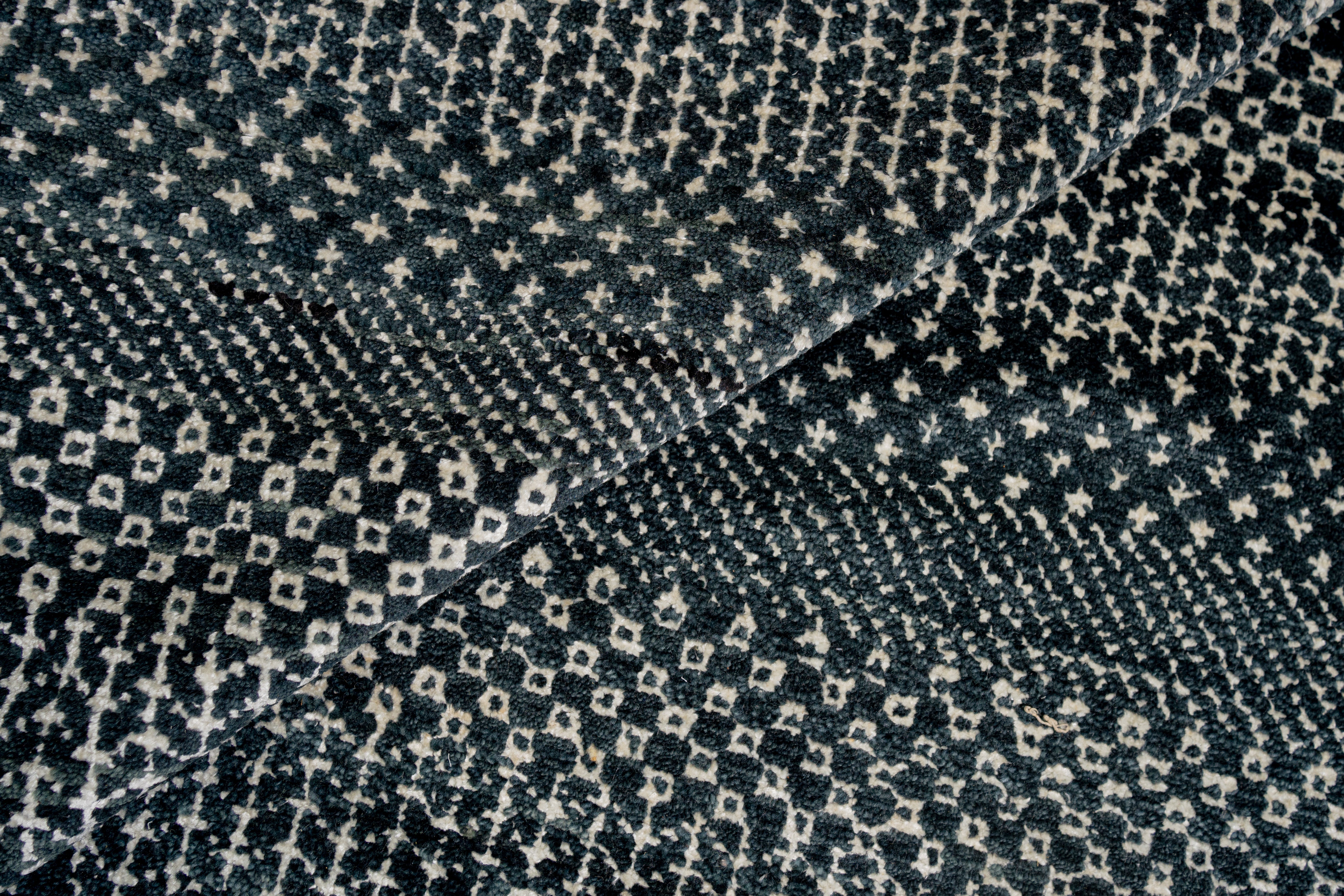 Handknotted Carpet DIA- 4581 MCN
