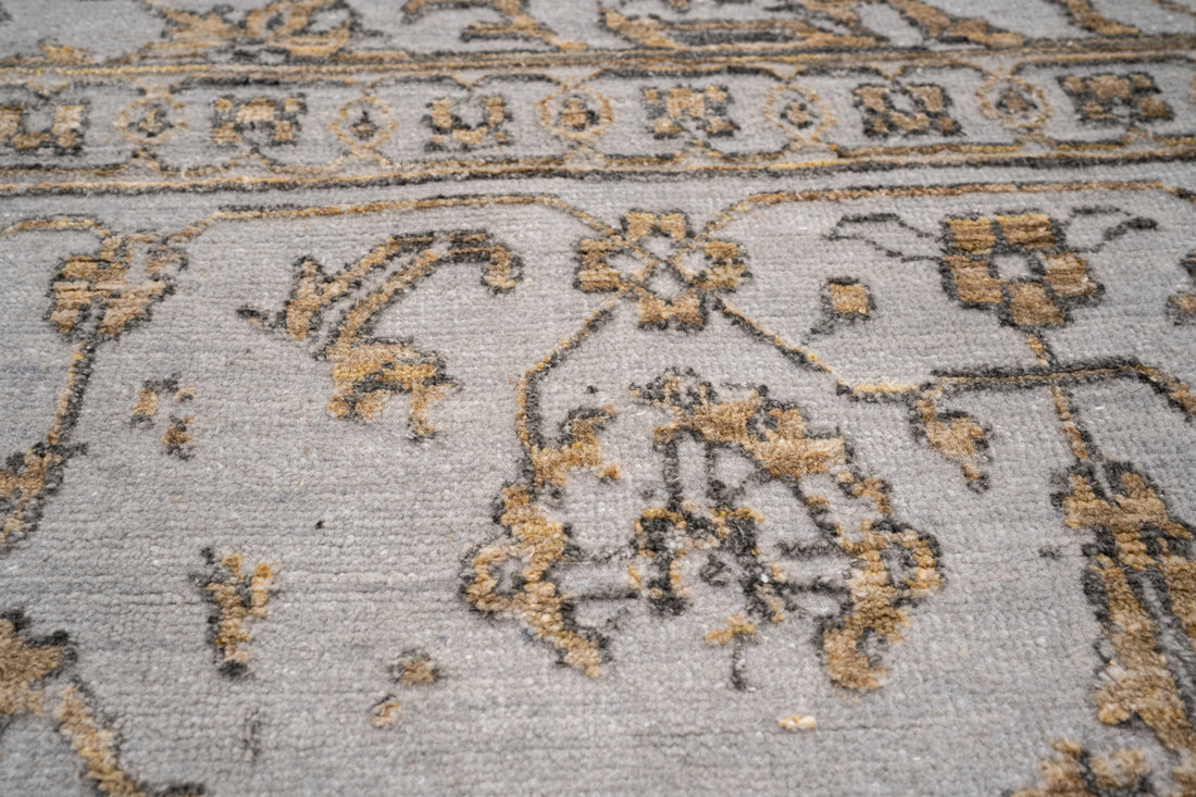 Handknotted Carpet DIA: 466 SERAPI, Silver Chalice, Pale Taupe & Dark Liver