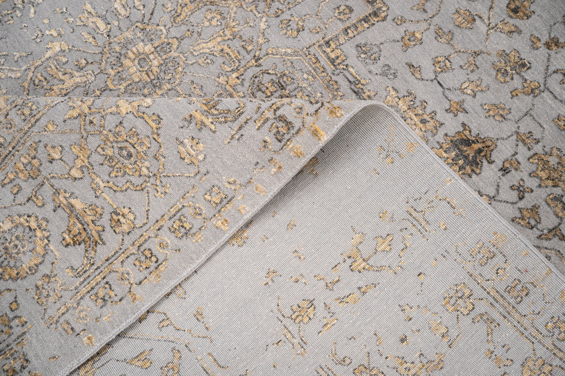 Handknotted Carpet DIA: 466 SERAPI, Silver Chalice, Pale Taupe & Dark Liver