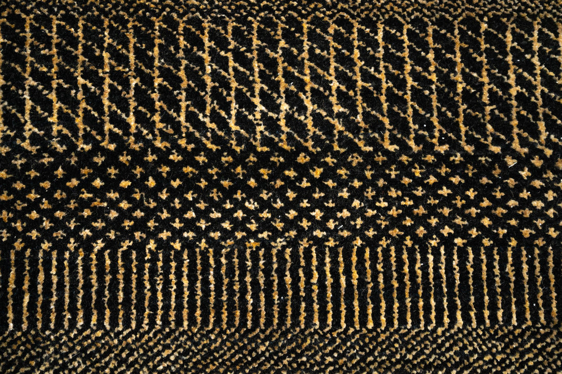 Handknotted Carpet DIA- 486 MCN,  Black & Gold