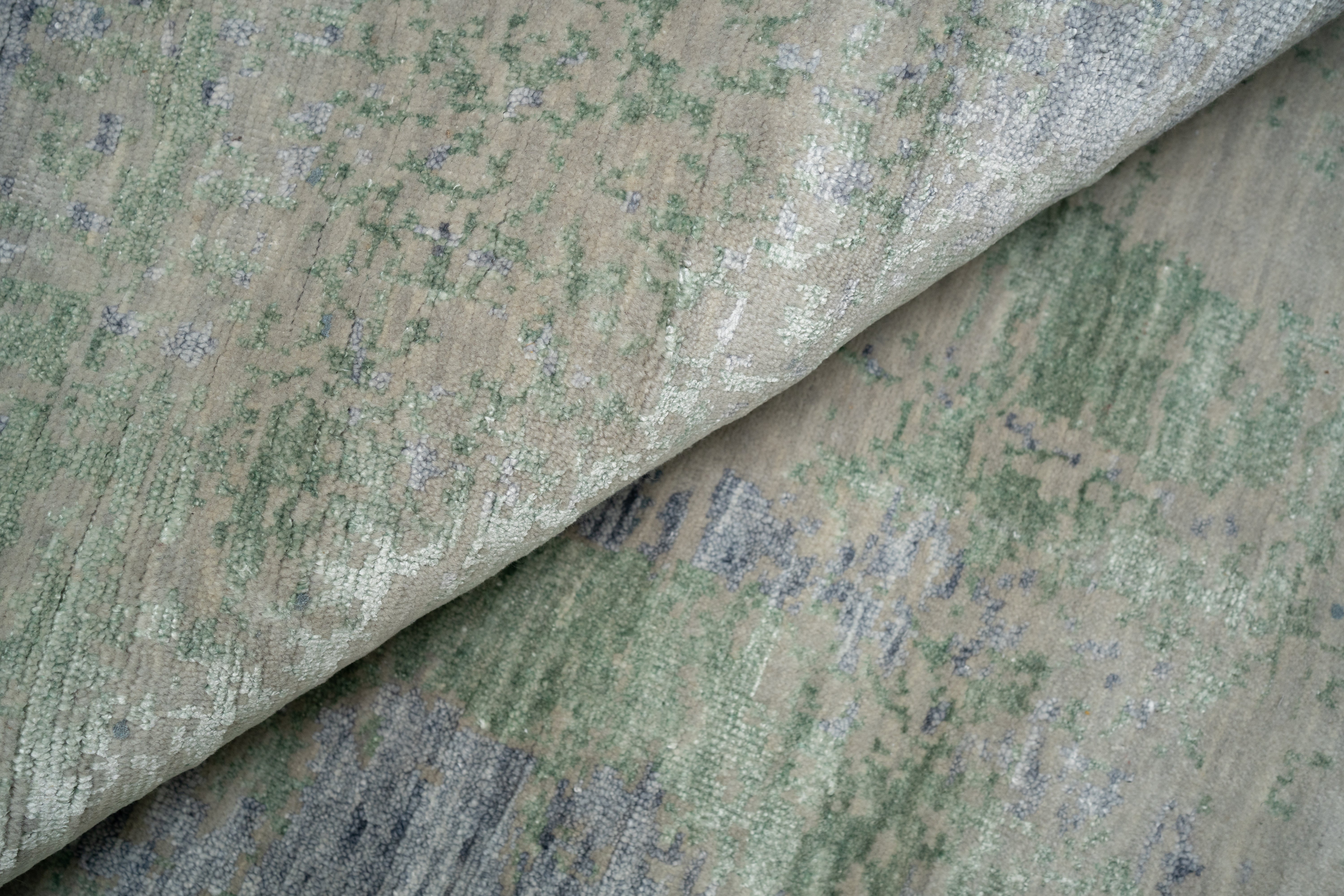 Abstract Design Handknotted Carpet DIA- 1332