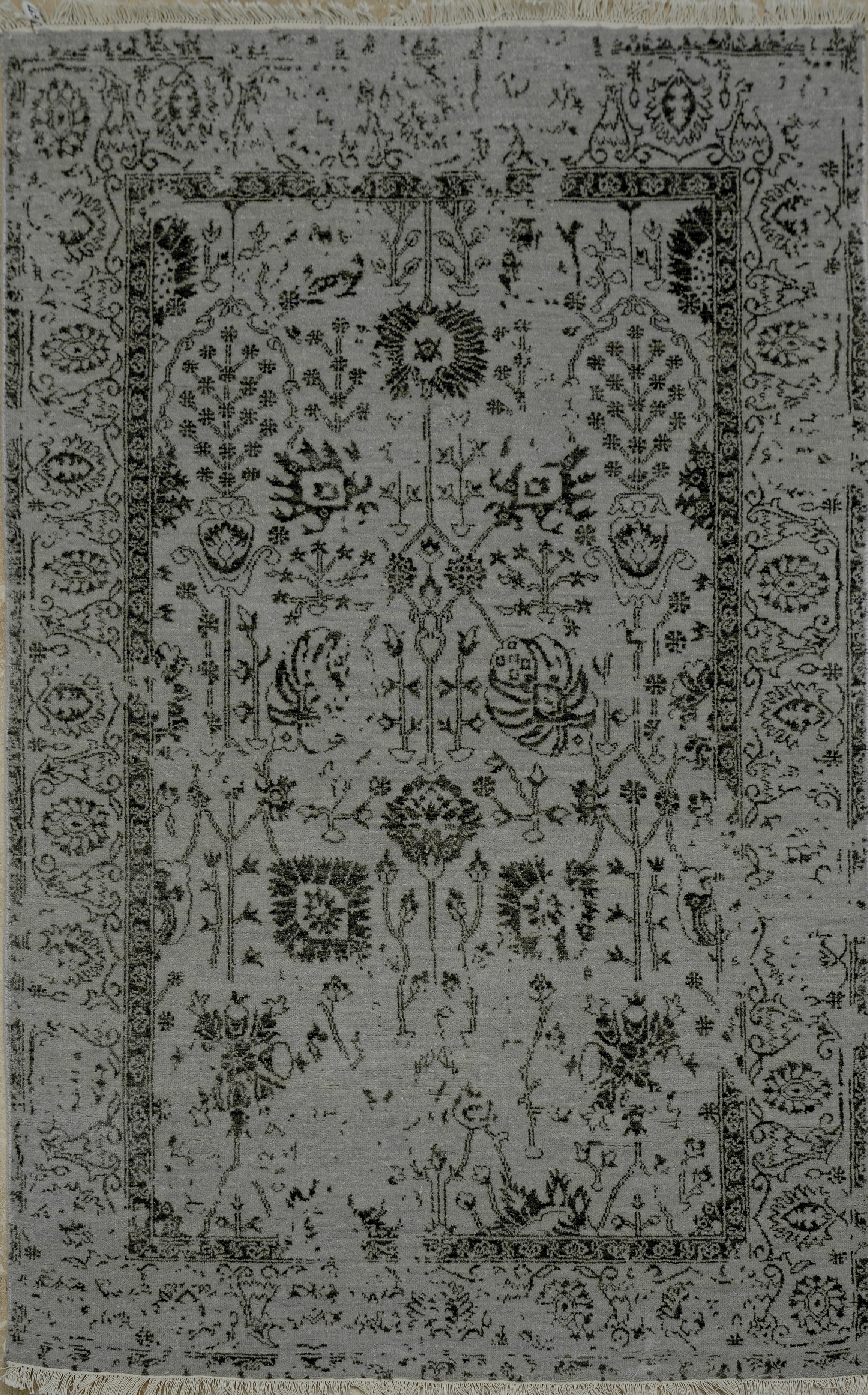 Handknotted Modern Carpet DIA- 1697 VASE 3