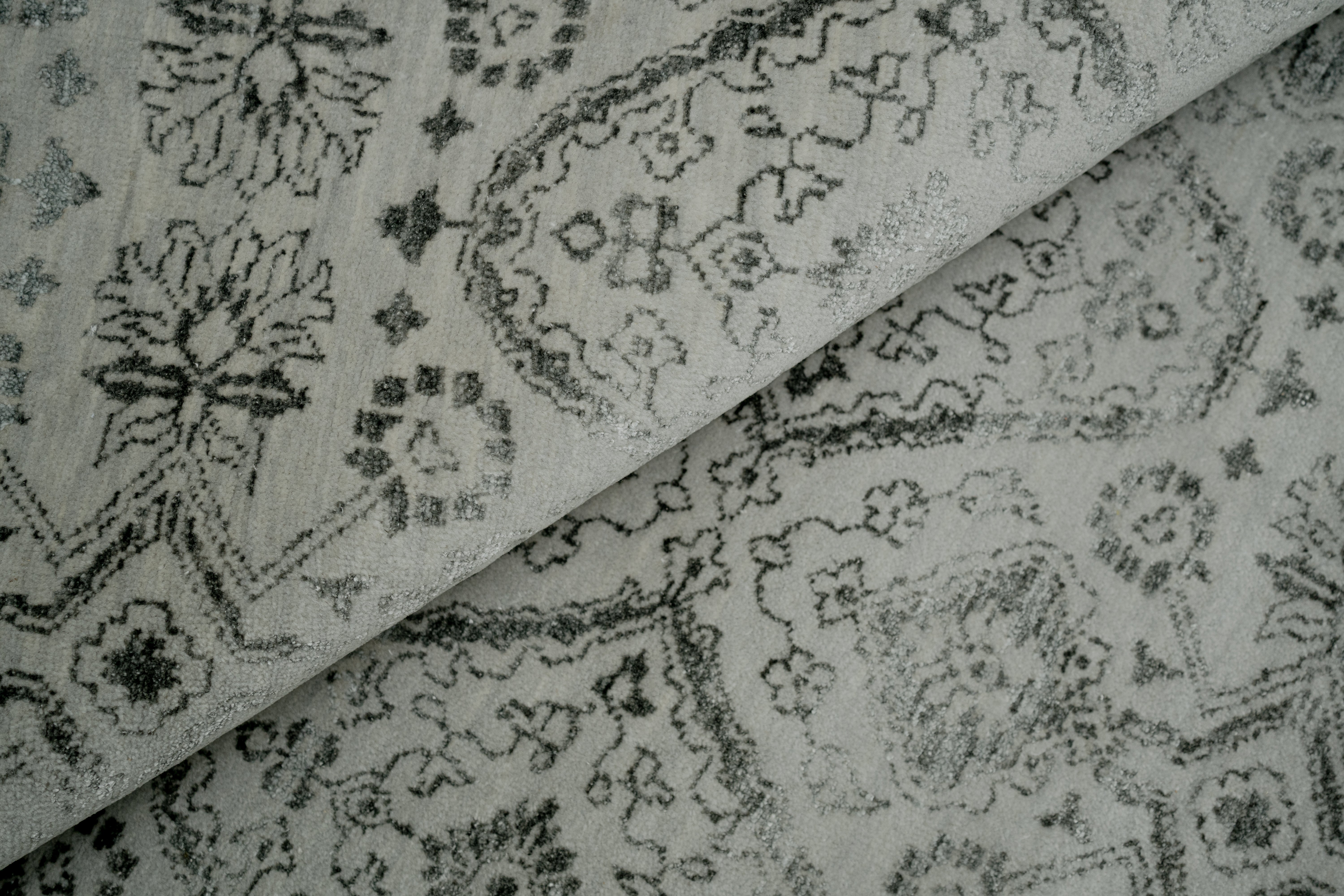 Handknotted Carpet DIA: 184 HALI,  Spanish Gray & Pine Tree