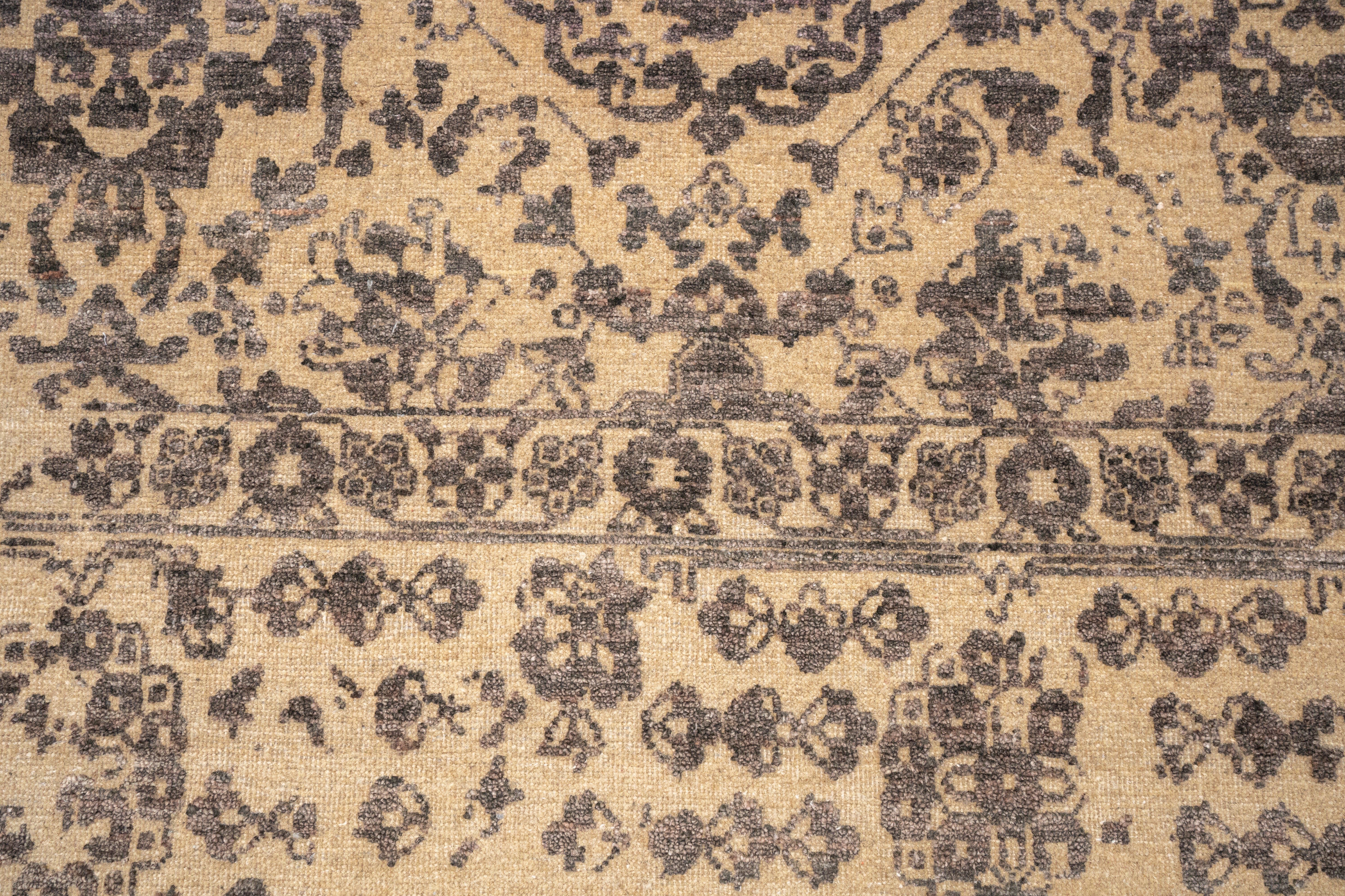 Handknotted Carpet, DIA: 527 Modern, Natural & Black