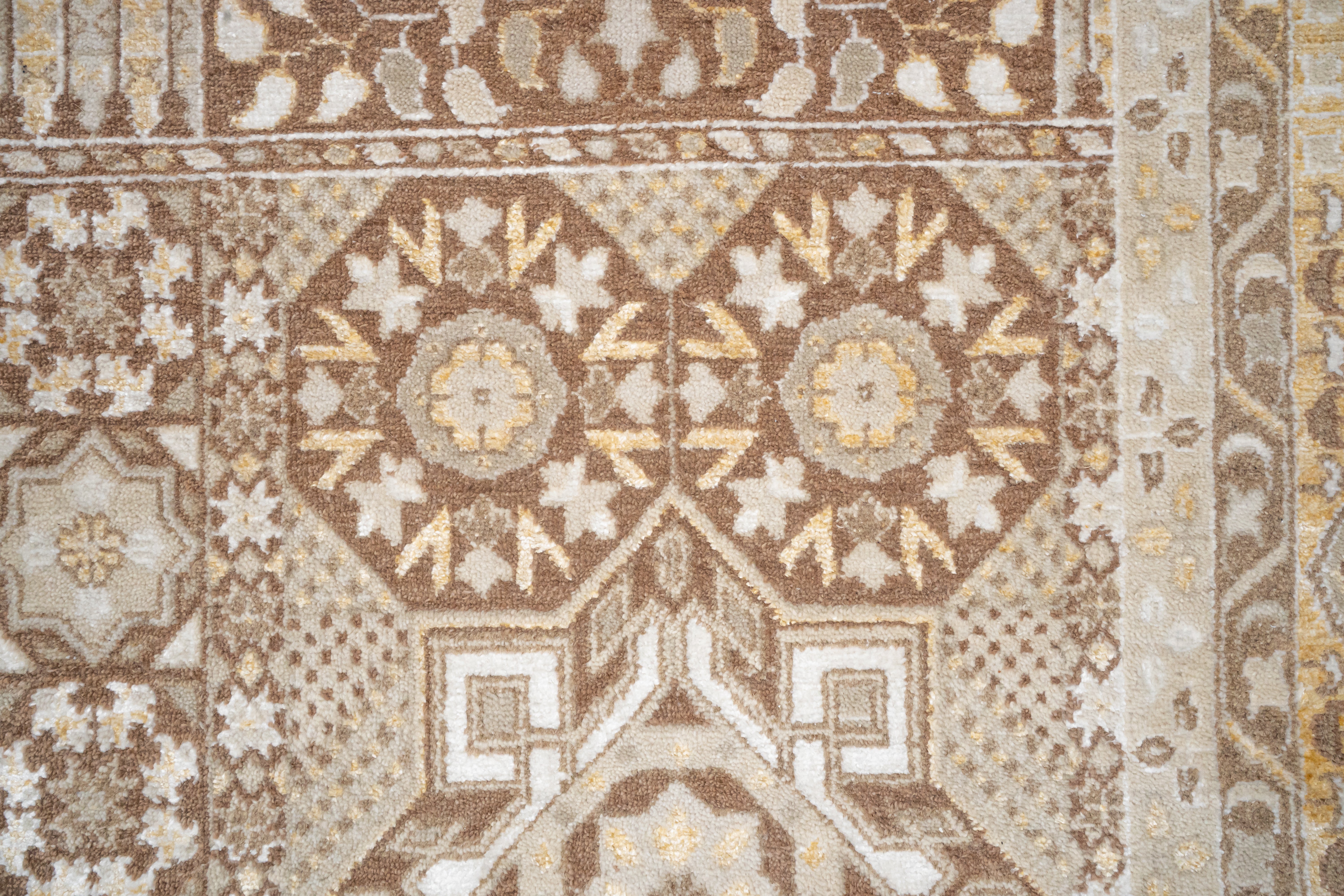 Handknotted Modern Carpets DIA- 57 MAMLUK Silver Pink, Raw Umber, Fawn & Vanilla