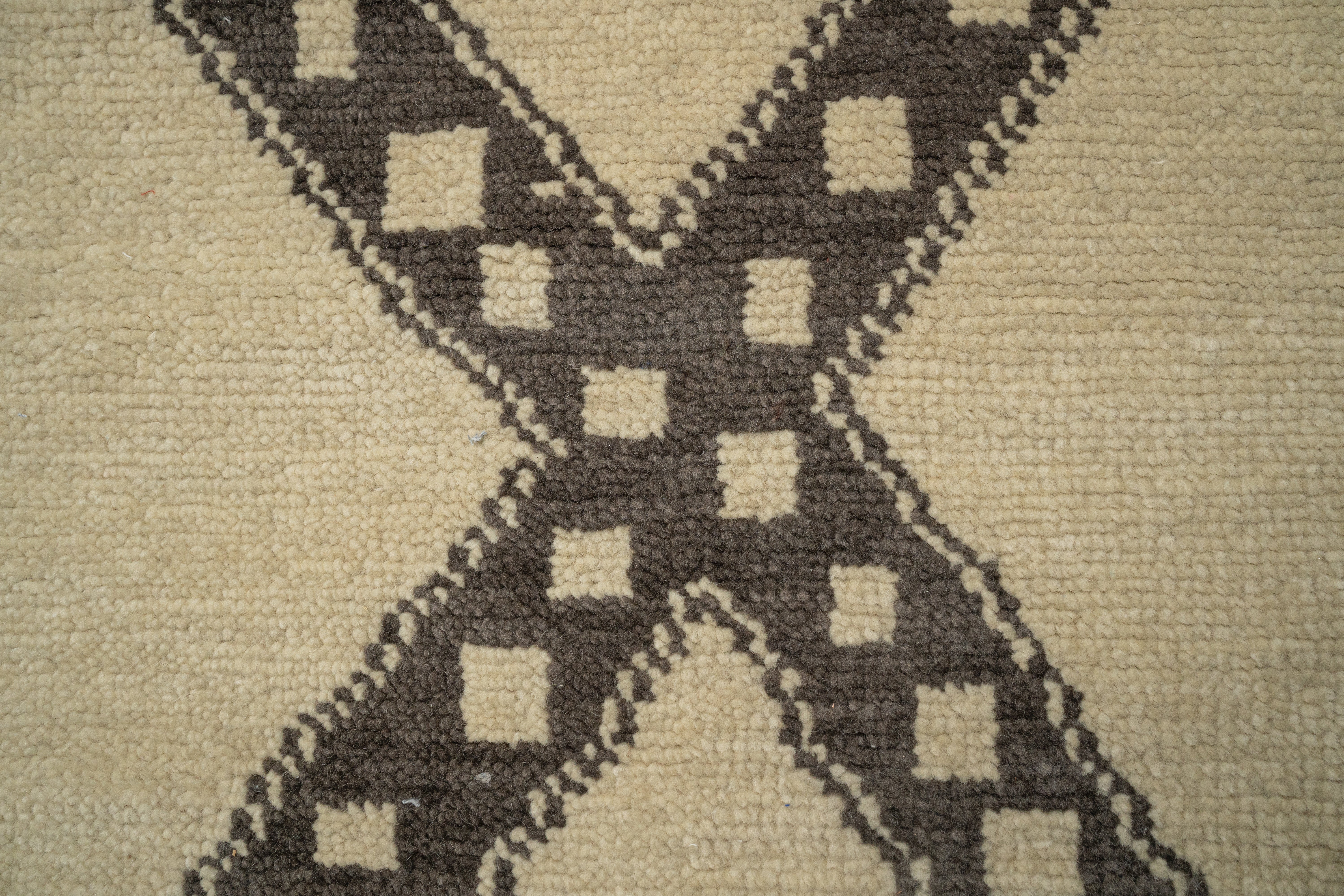 Handknotted Carpet, DIA- LINE 2, Desert & Sand Umber