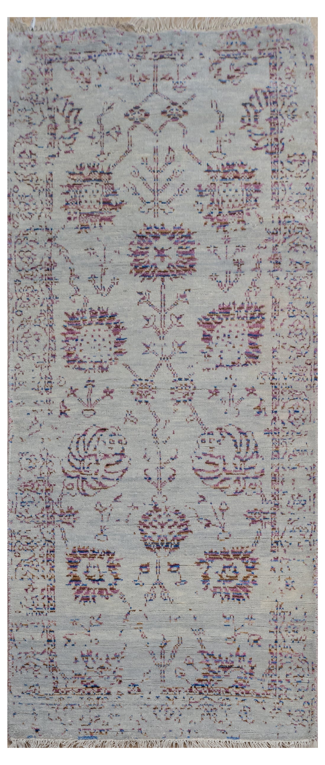 Handknotted Carpet DIA- 634 VASE 3, Silver & Multi