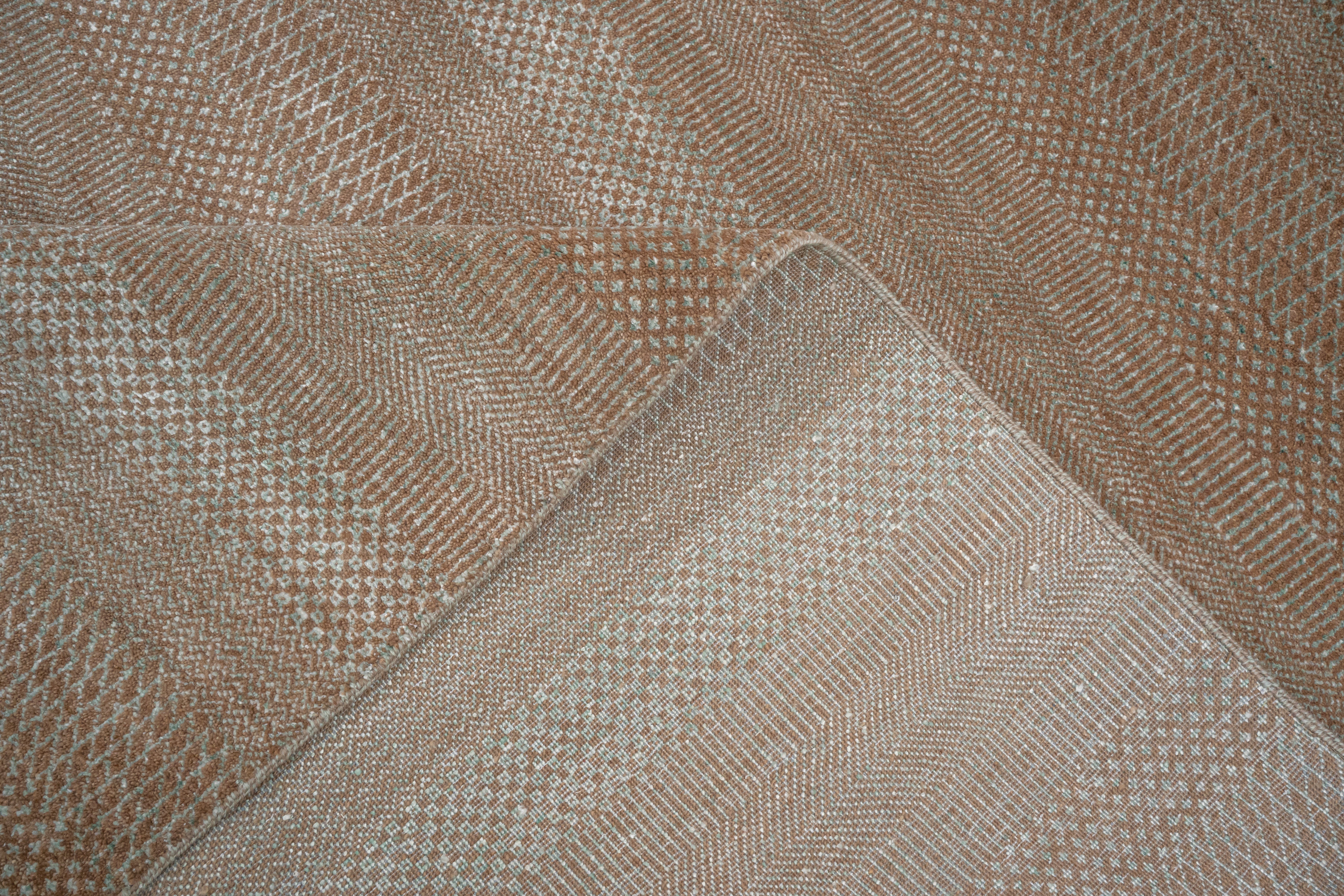 Handknotted Rug  DIA- 65 MCN Mud & Axolotl